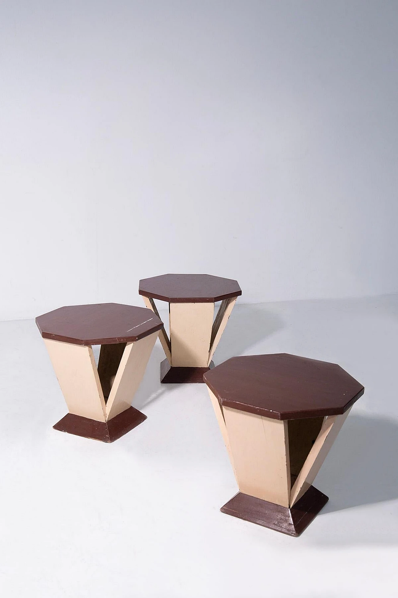 3 Tavolino futuristi in legno, anni '20 2