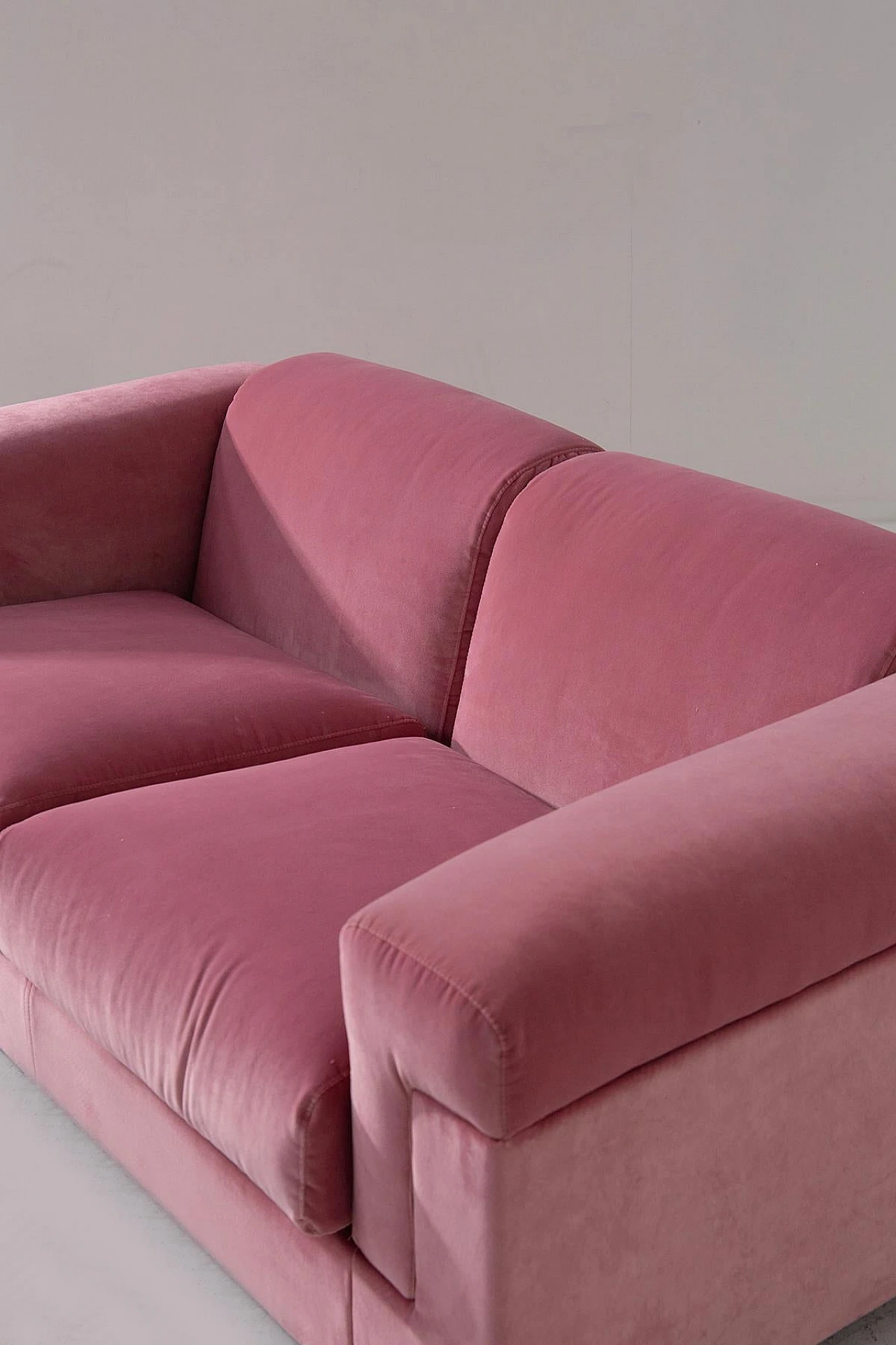 D120 sofa by Valeria Borsani & Alfredo Bonetti for Tecno, 1970s 3