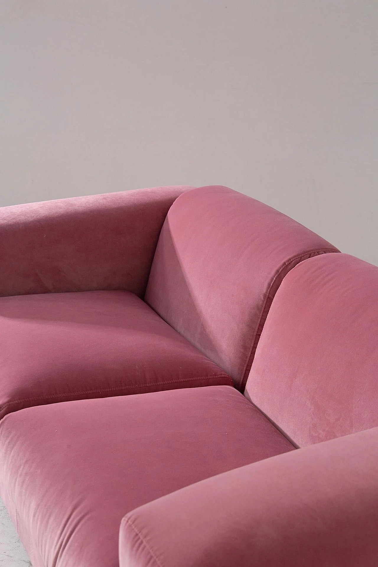 D120 sofa by Valeria Borsani & Alfredo Bonetti for Tecno, 1970s 4