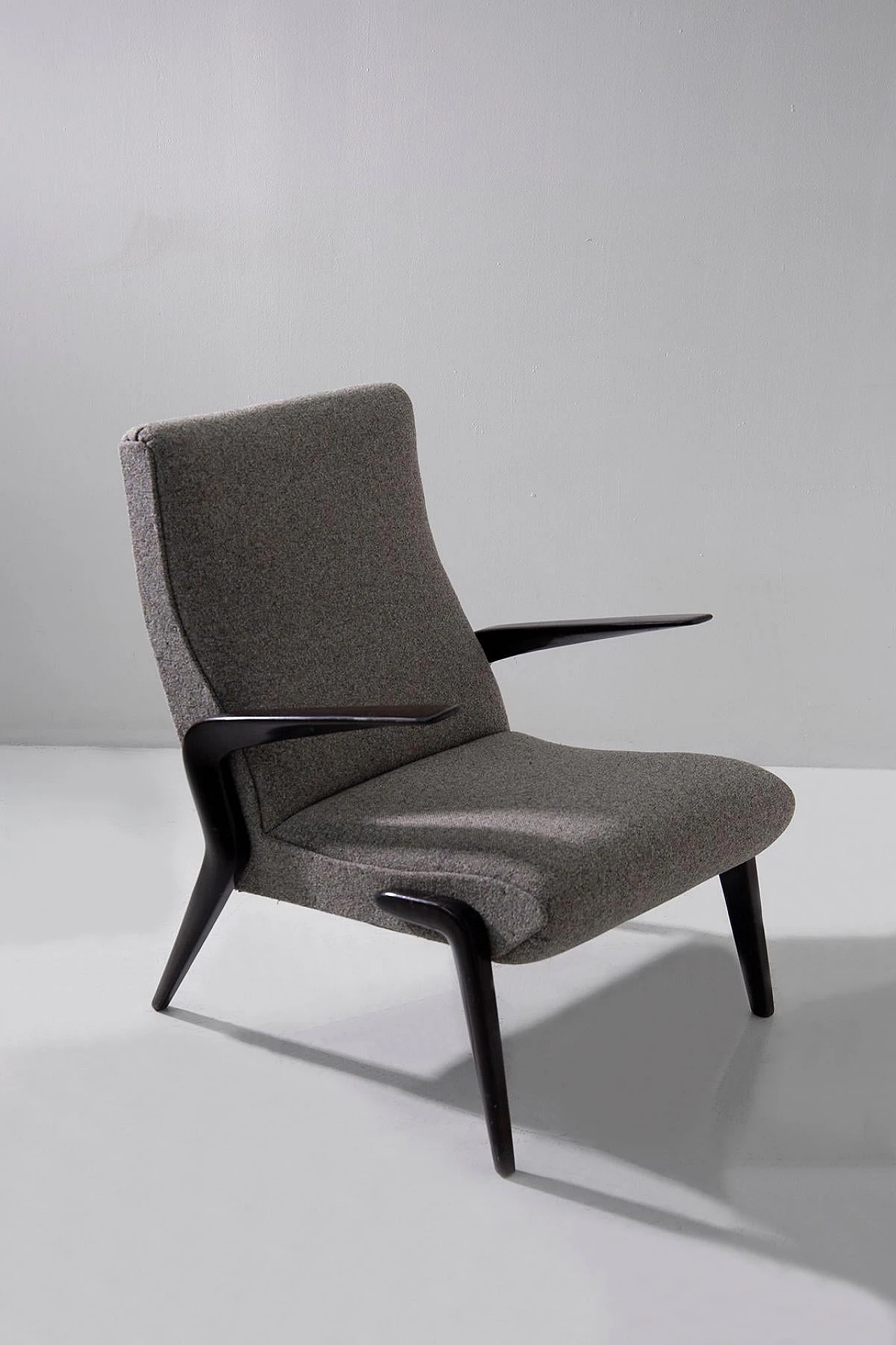 Pair of P71 armchairs by Osvaldo Borsani for Tecno, 1950s 4