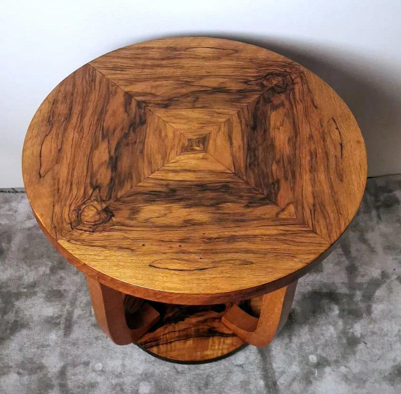 Art Déco coffee table in walnut burl with round top, 1930s 8