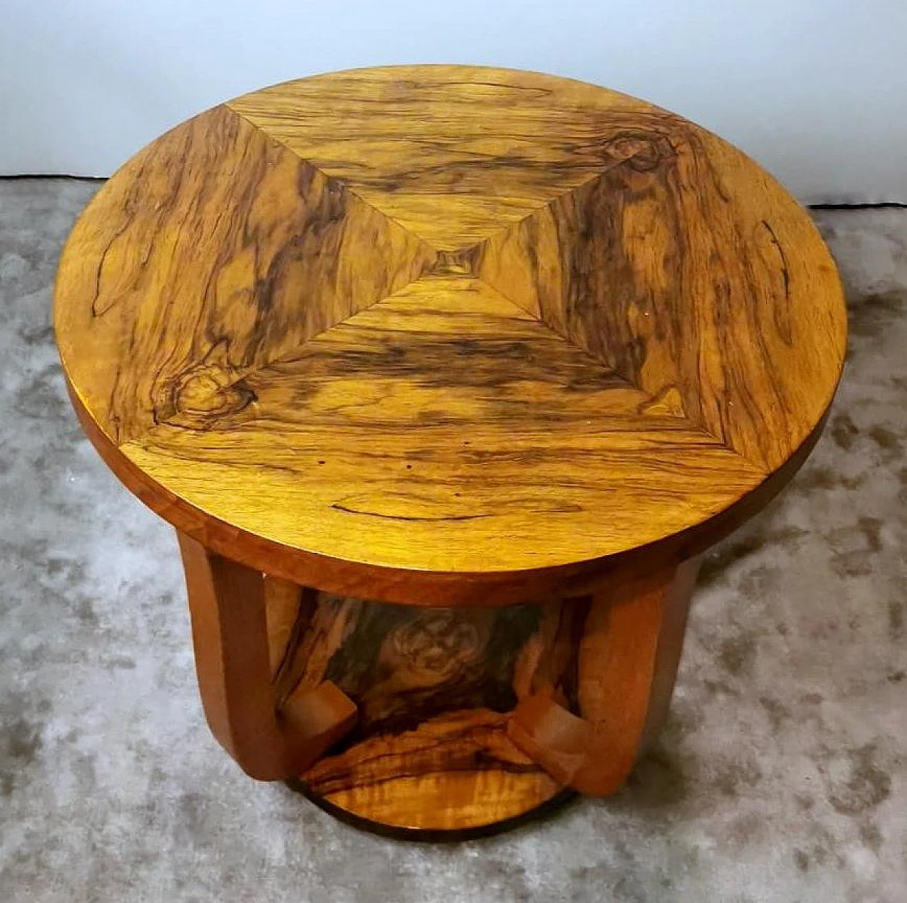 Art Déco coffee table in walnut burl with round top, 1930s 9