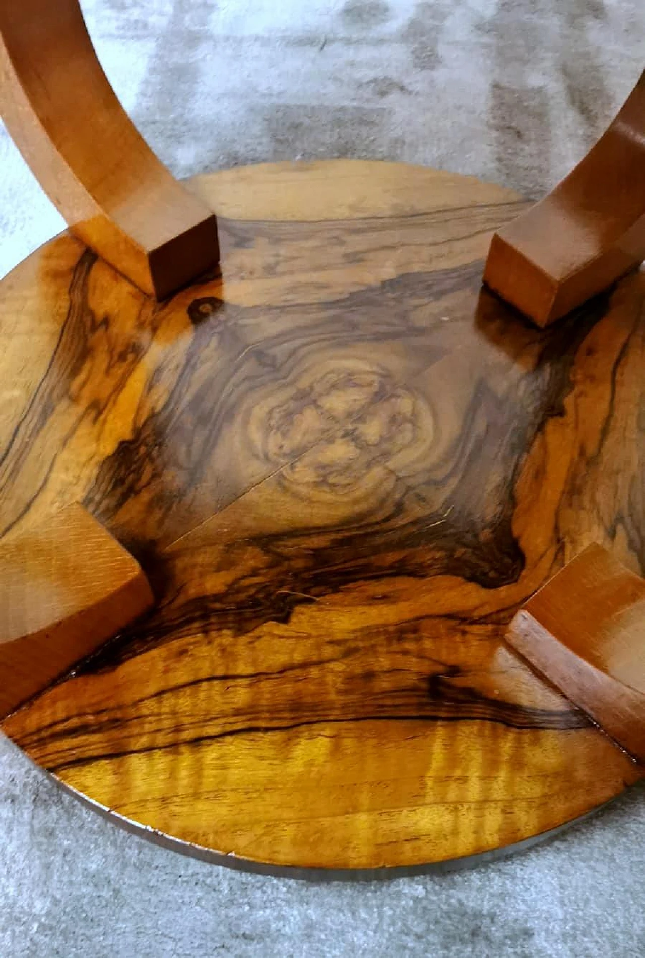 Art Déco coffee table in walnut burl with round top, 1930s 17