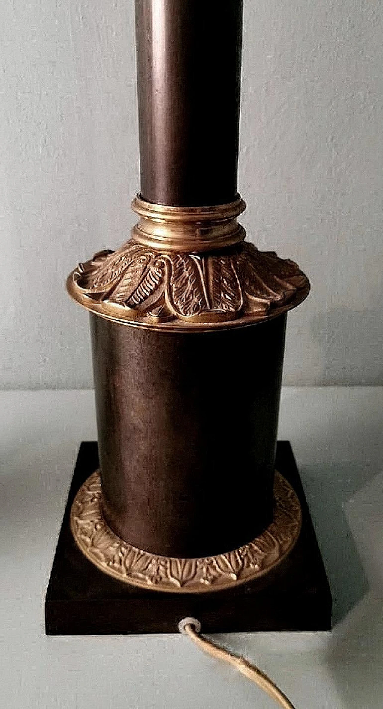 Coppia di Lampade da tavolo a colonna in bronzo e ottone stile Impero 13