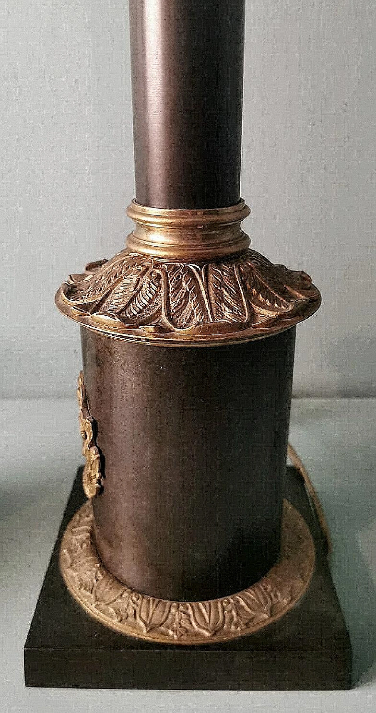 Coppia di Lampade da tavolo a colonna in bronzo e ottone stile Impero 14