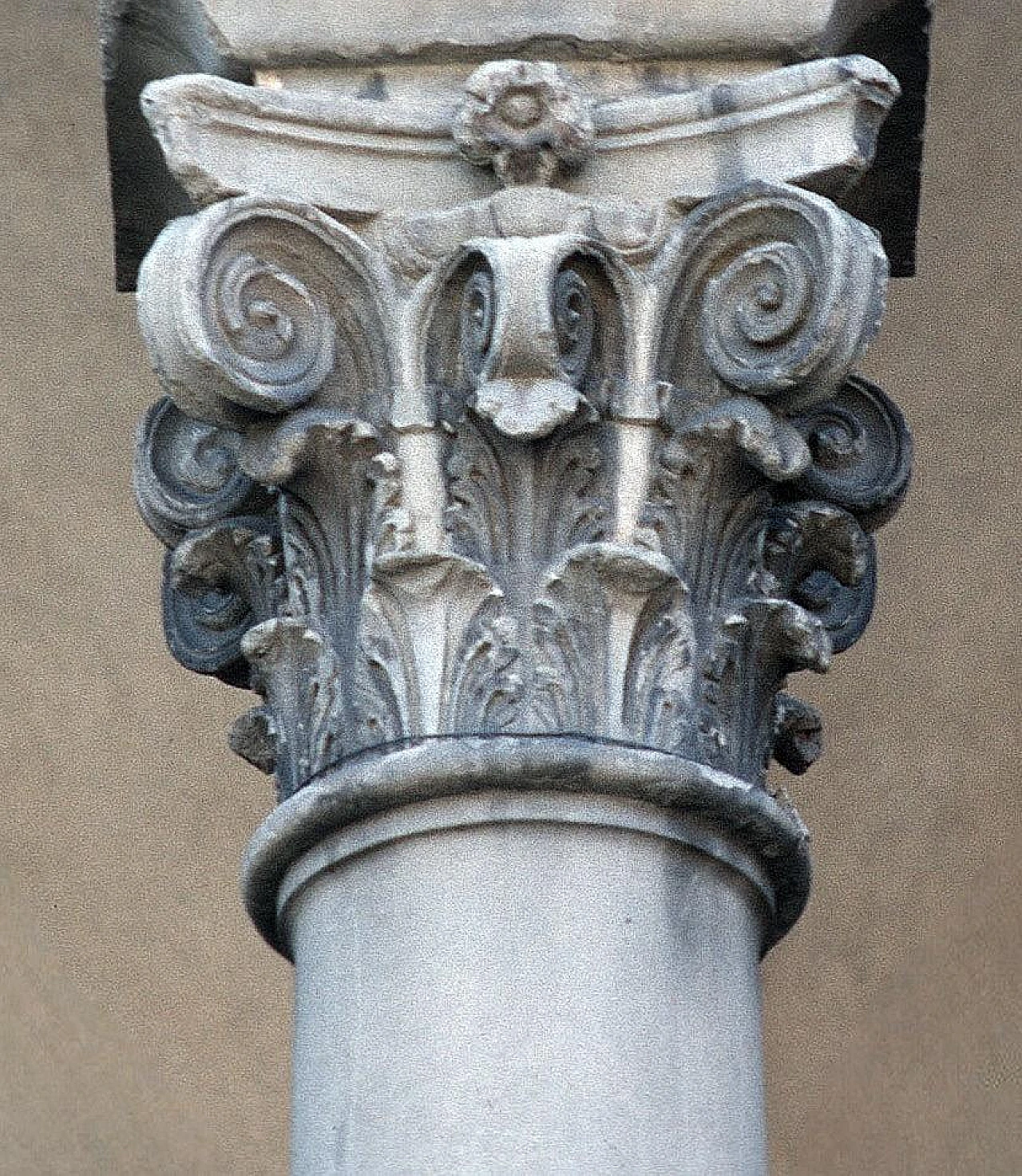 Coppia di Lampade da tavolo a colonna in bronzo e ottone stile Impero 19