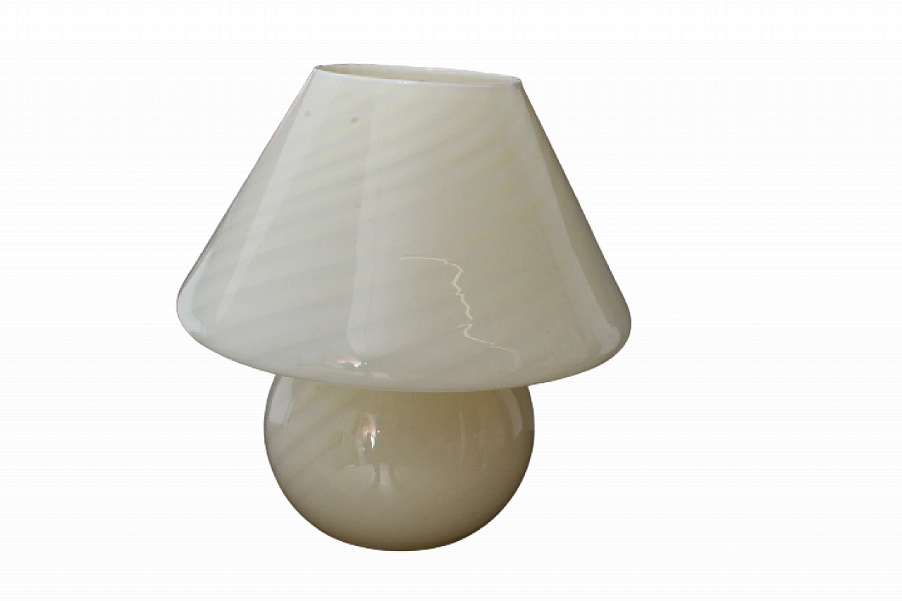 Mushroom table lamp in cream-coloured Murano glass, 1970s 10