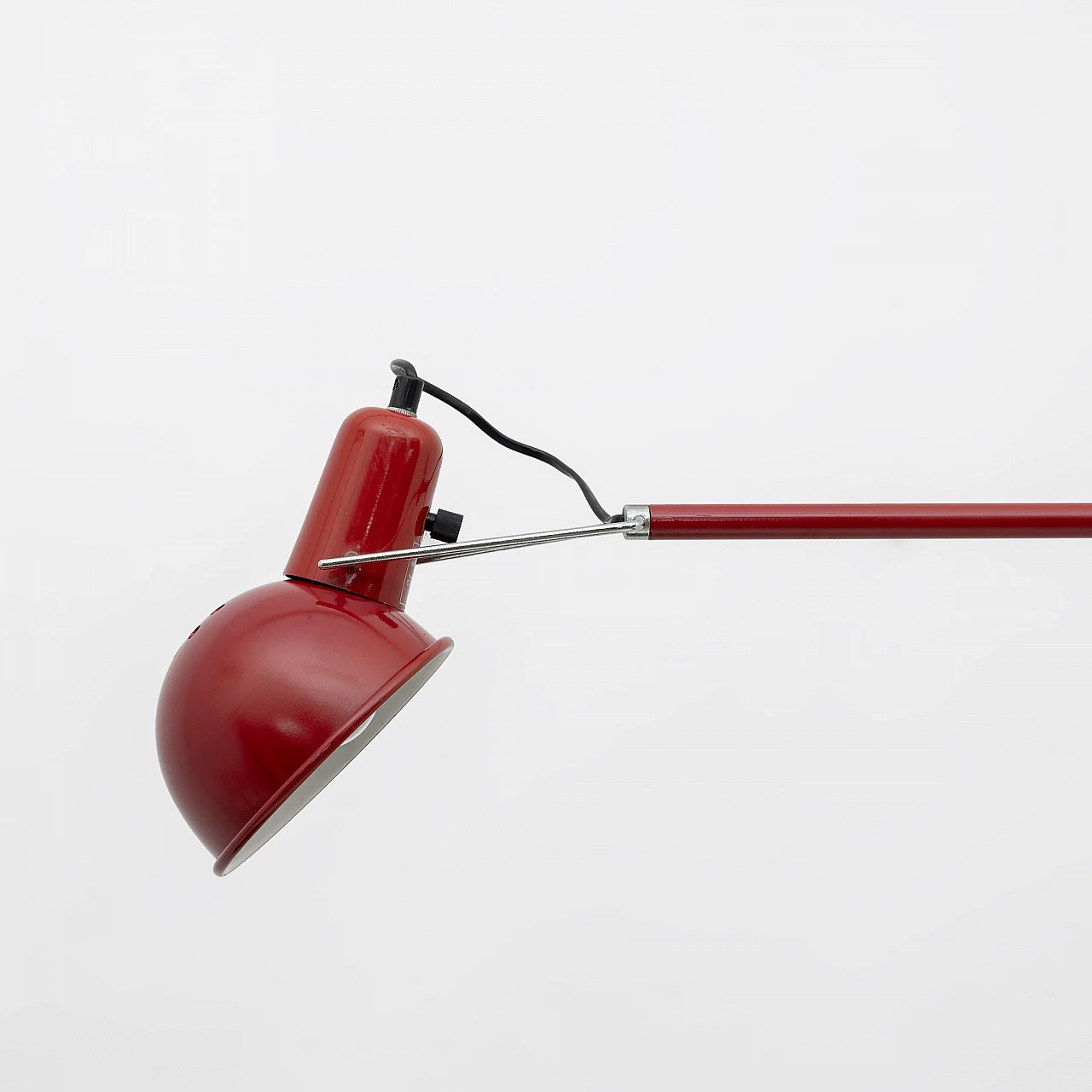 Wall light 265 in red enamelled iron by P. Rizzato for Arteluce, 1970s 7