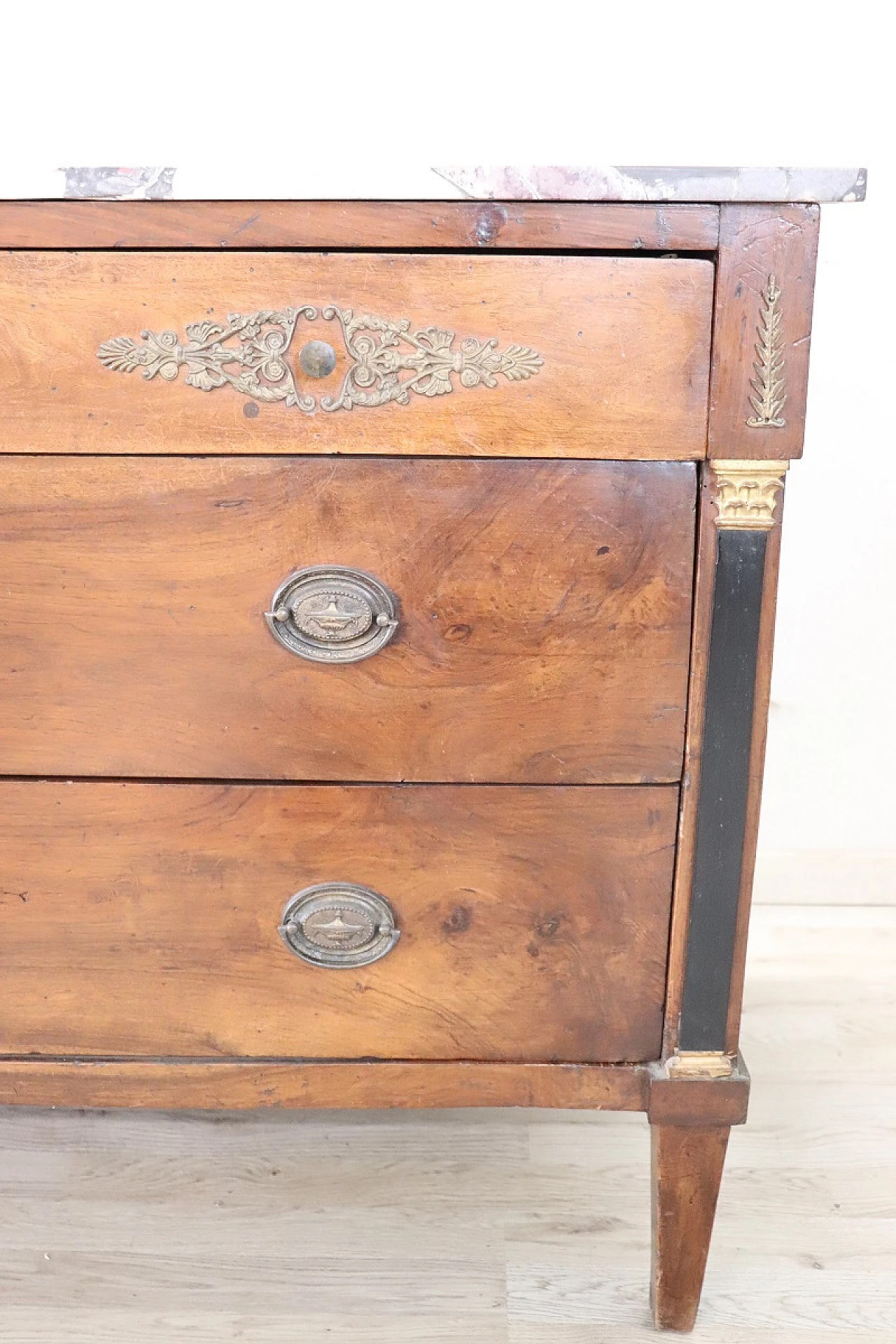 Empire walnut commode with marble top, early 19th century 7