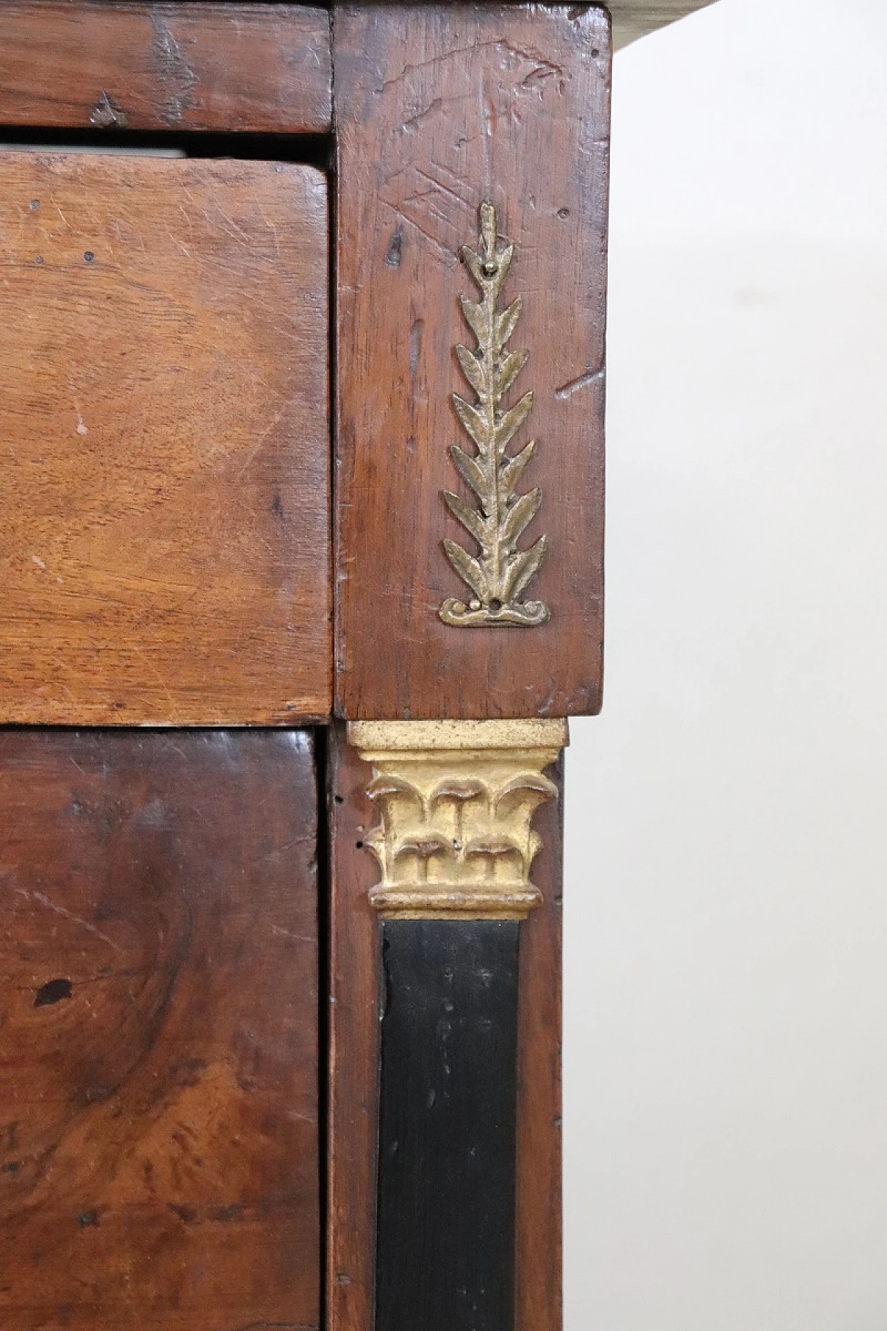 Empire walnut commode with marble top, early 19th century 9