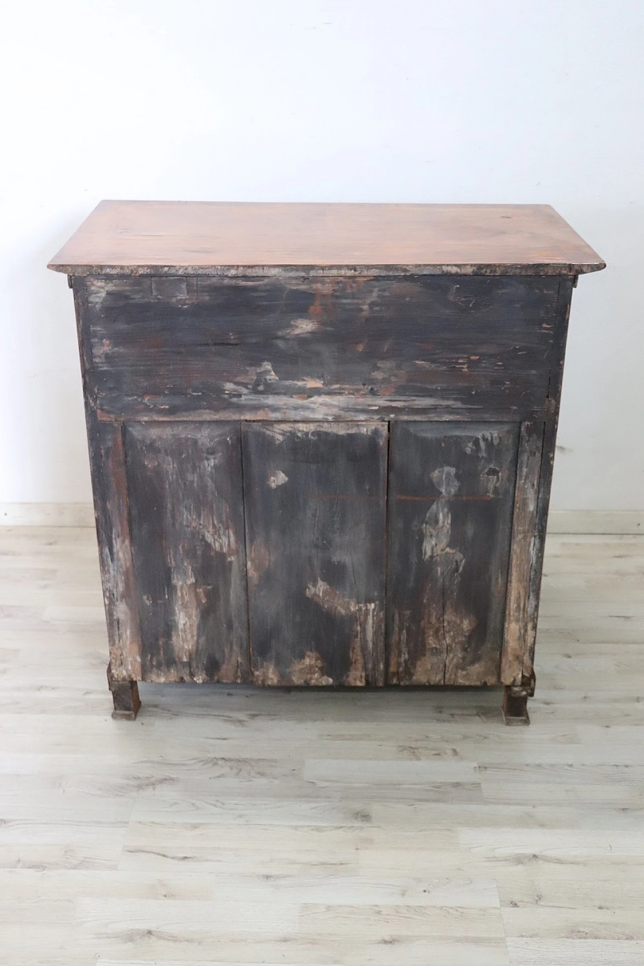 Walnut chest of drawers, second half of the 19th century 11