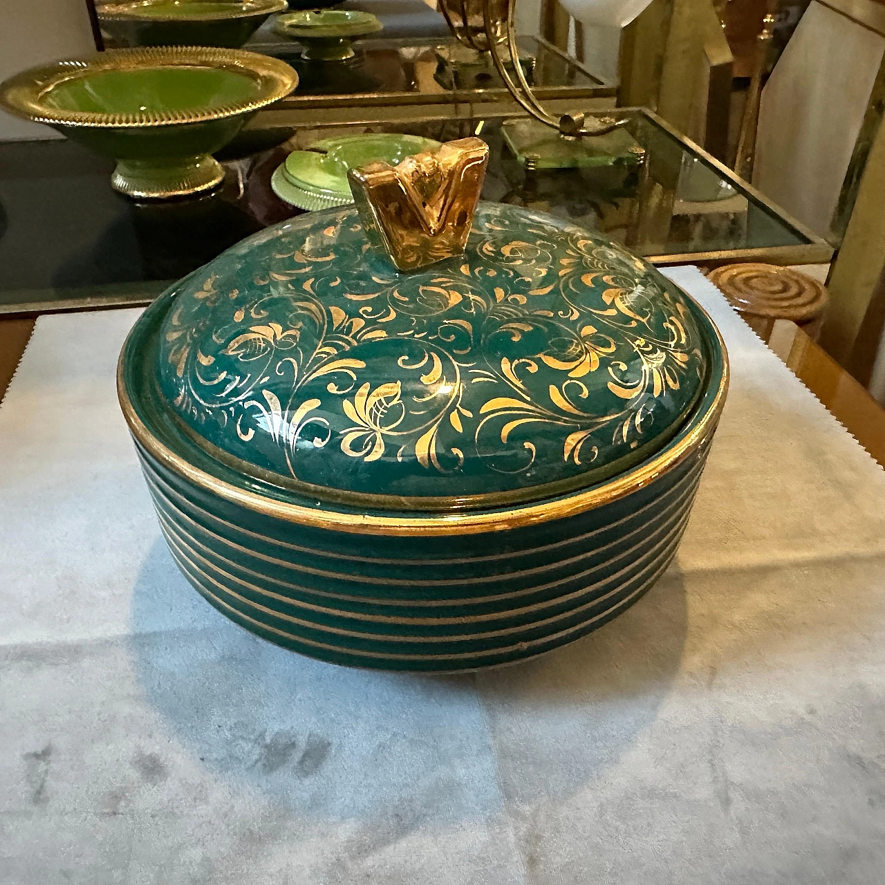 Scatola in ceramica verde e oro di La Colonnata, anni '60 7