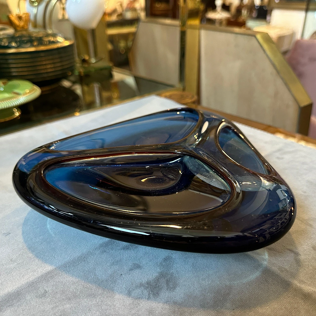 Triangular blue and brown Murano glass ashtray, 1980s 5