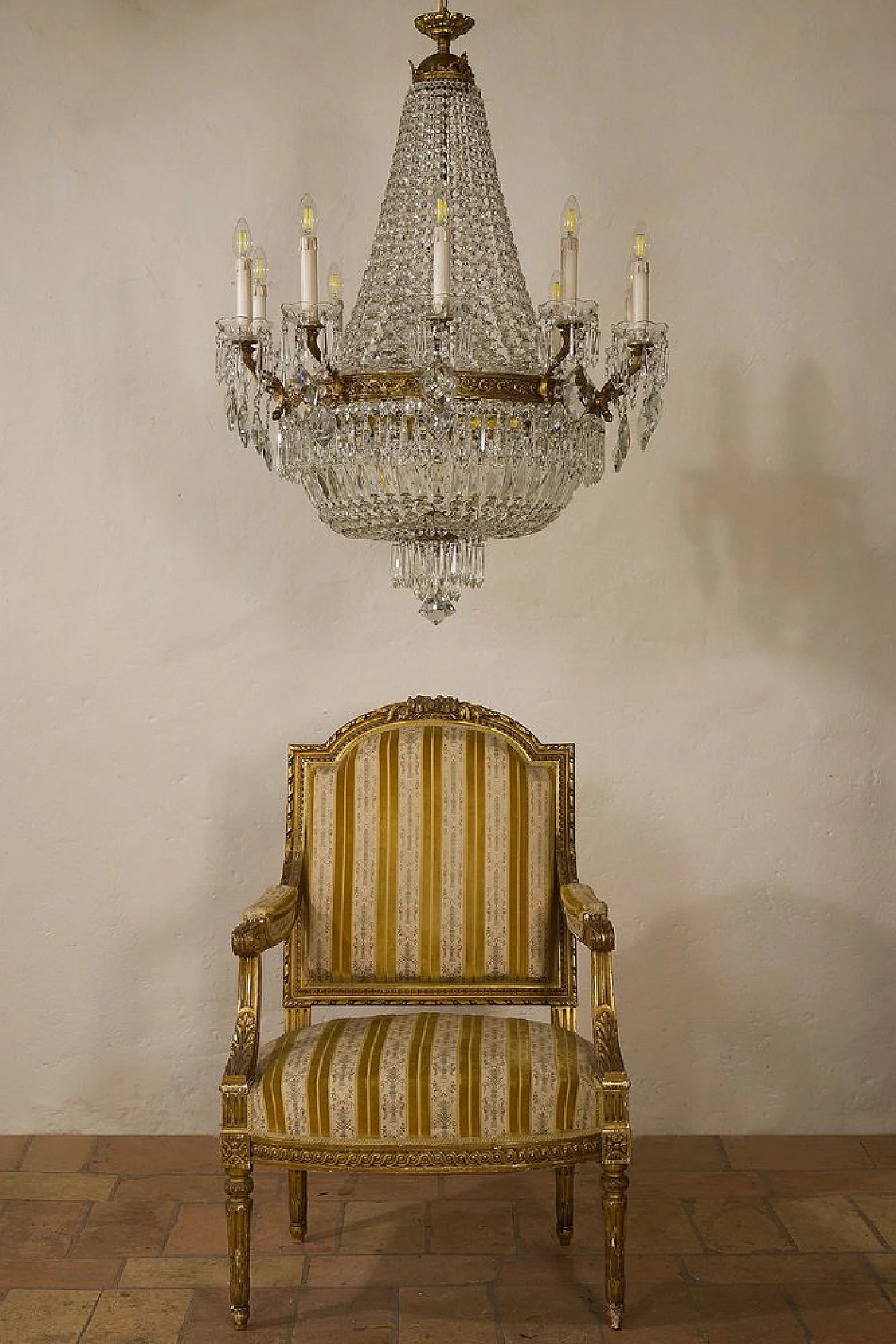 Lampadario stile Impero in ottone e cristallo, anni '40 10