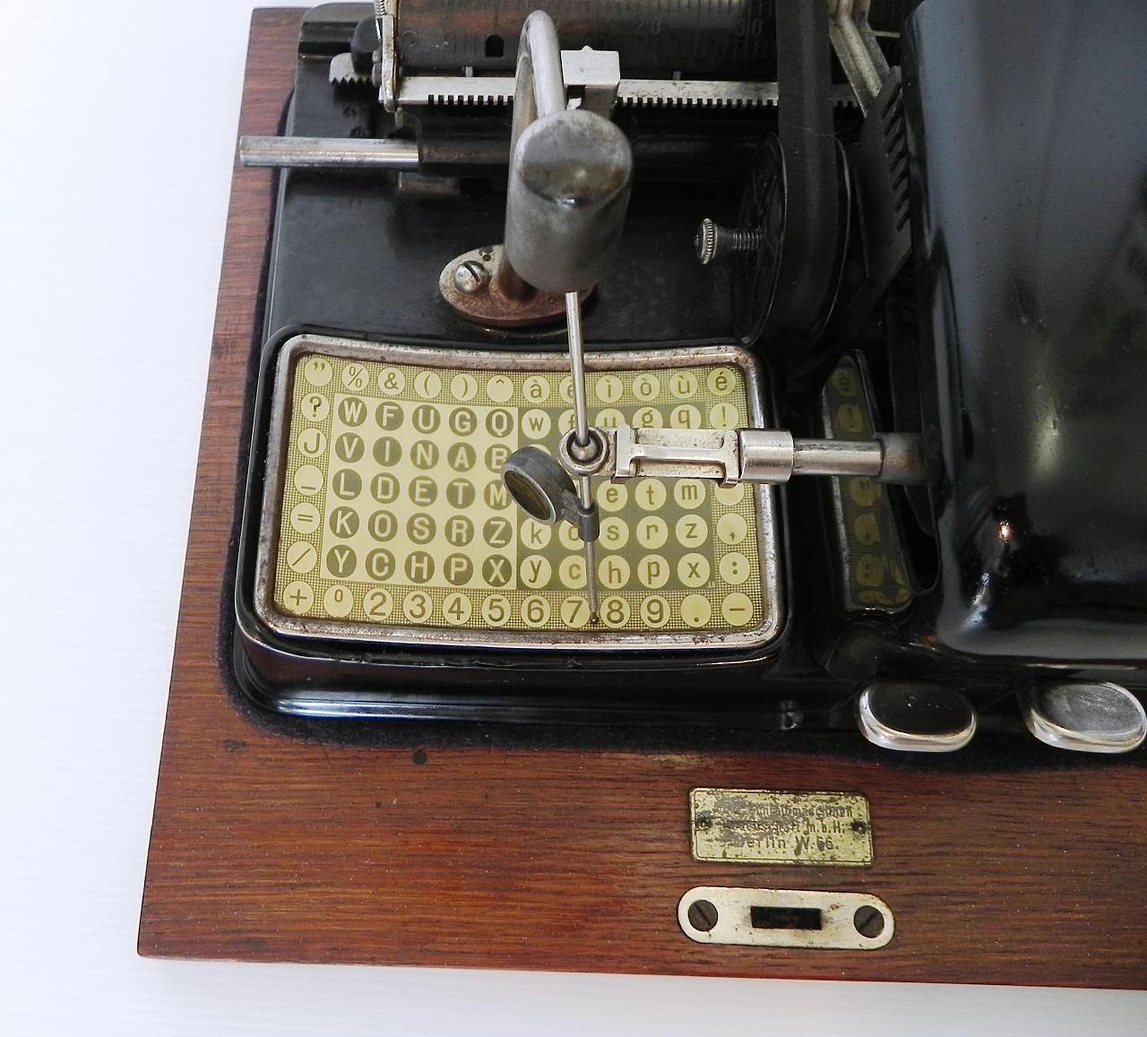 Portable Mignon 2 typewriter by AEG, 1920s 4