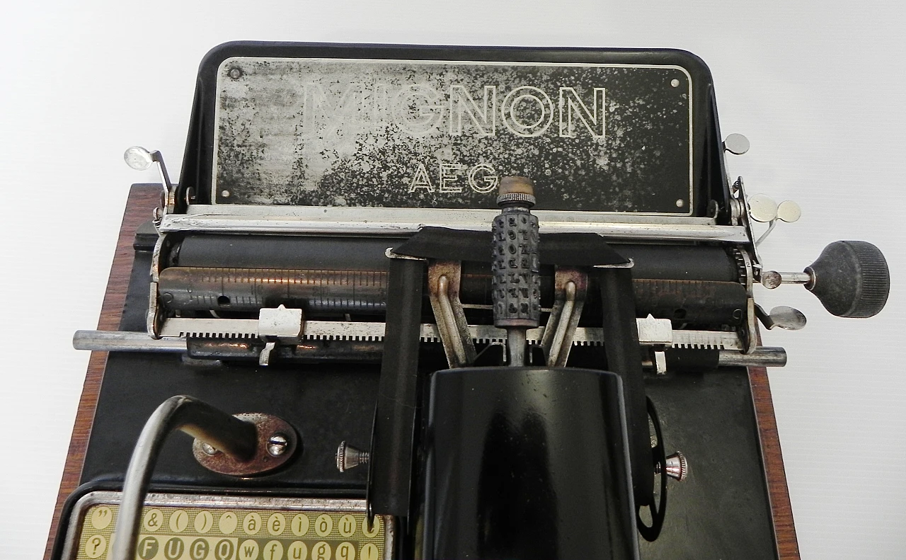 Portable Mignon 2 typewriter by AEG, 1920s 5