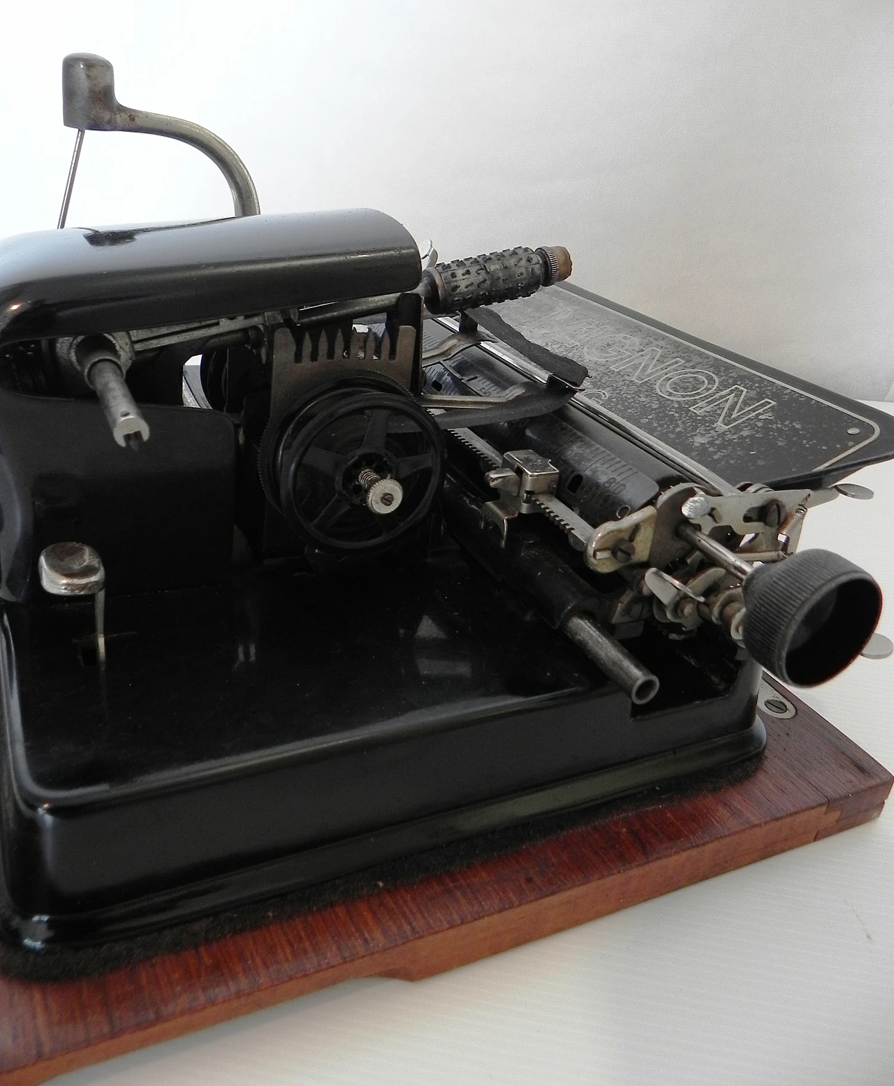 Portable Mignon 2 typewriter by AEG, 1920s 7