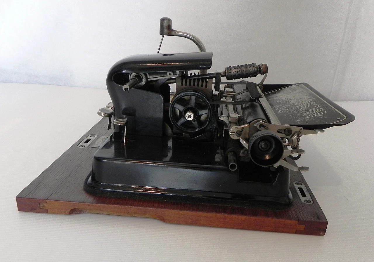 Portable Mignon 2 typewriter by AEG, 1920s 8