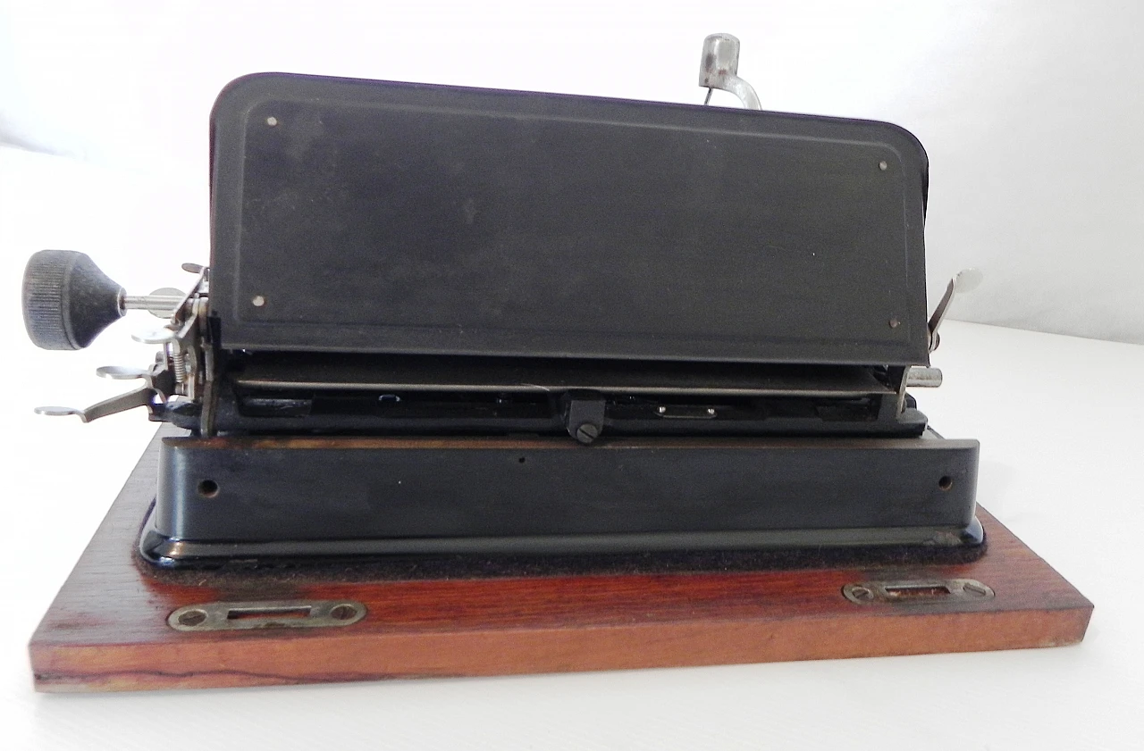 Portable Mignon 2 typewriter by AEG, 1920s 11