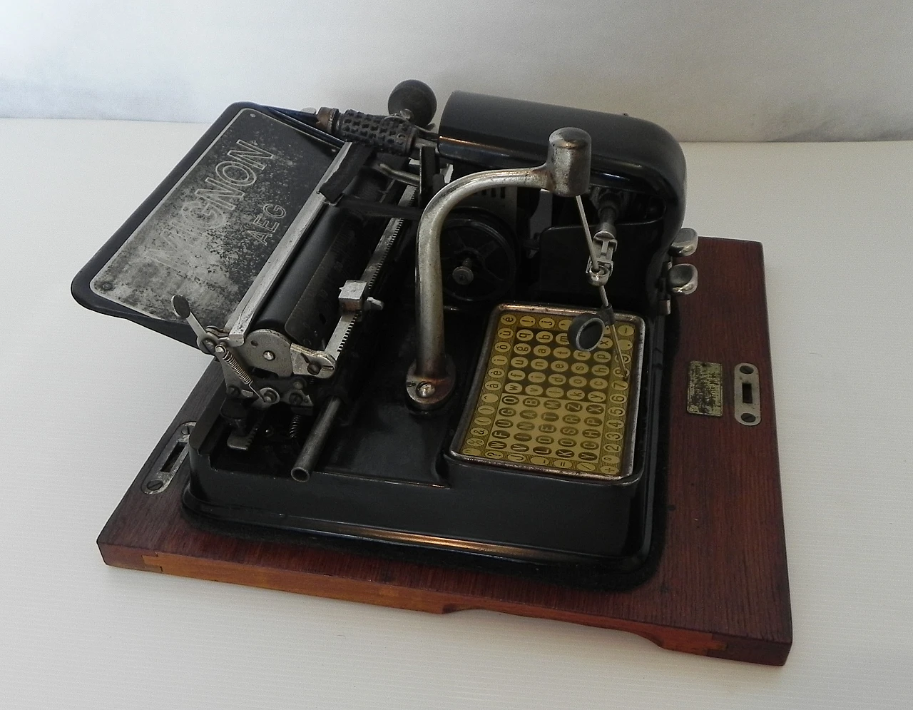 Portable Mignon 2 typewriter by AEG, 1920s 14