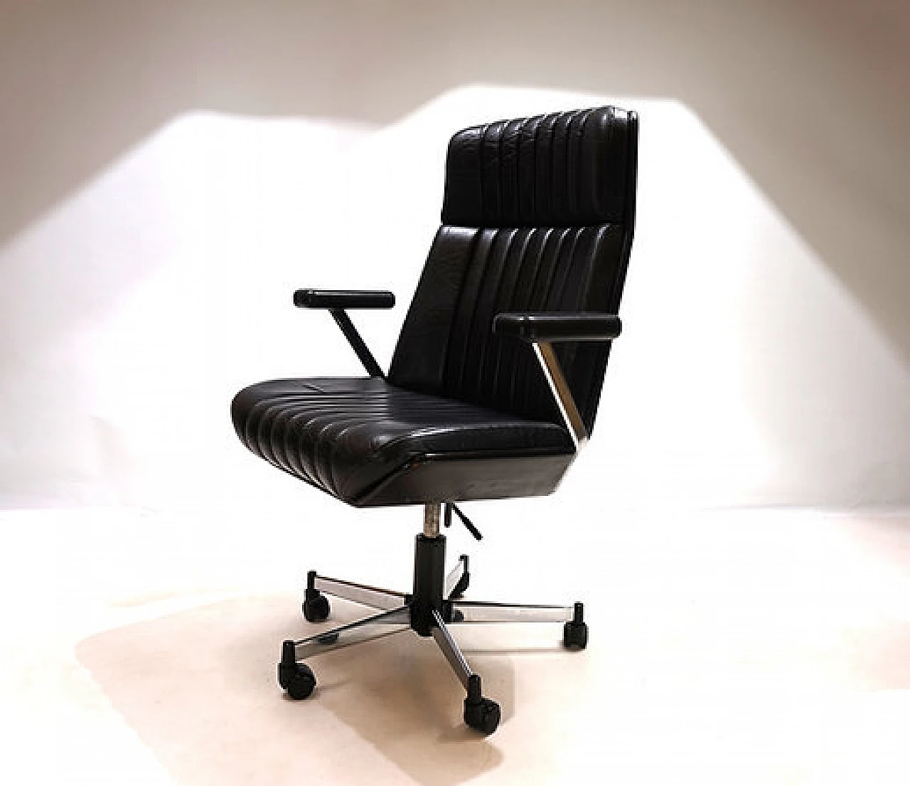 Black leather 7014 office armchair by Stoll Giroflex, 1970s 4