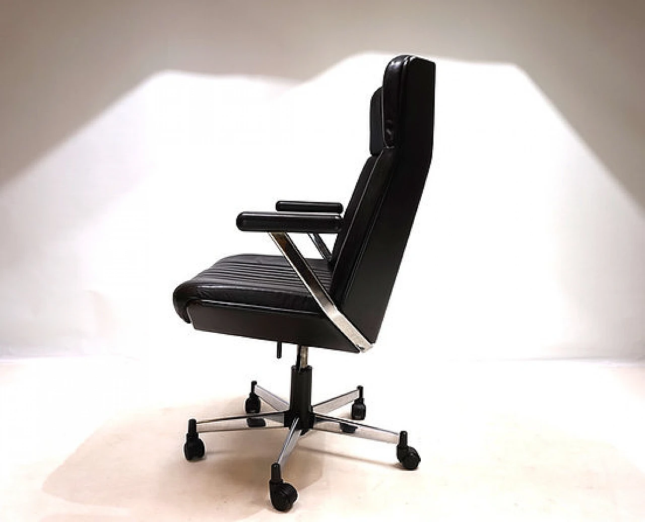 Black leather 7014 office armchair by Stoll Giroflex, 1970s 6