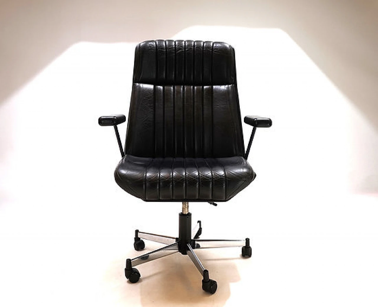 Black leather 7014 office armchair by Stoll Giroflex, 1970s 9