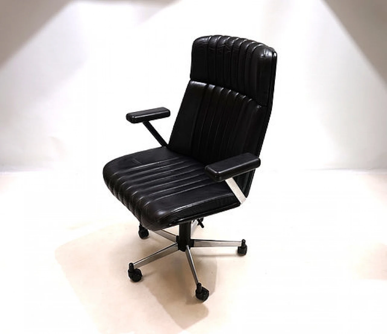 Black leather 7014 office armchair by Stoll Giroflex, 1970s 13