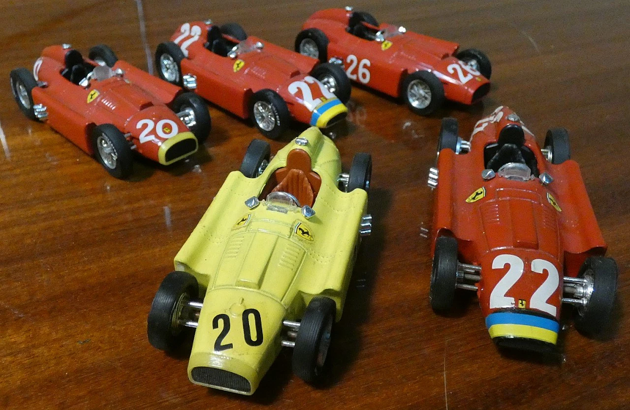 64 Modellini Archivio Storico Scuderia Ferrari di Brumm, anni '80 13