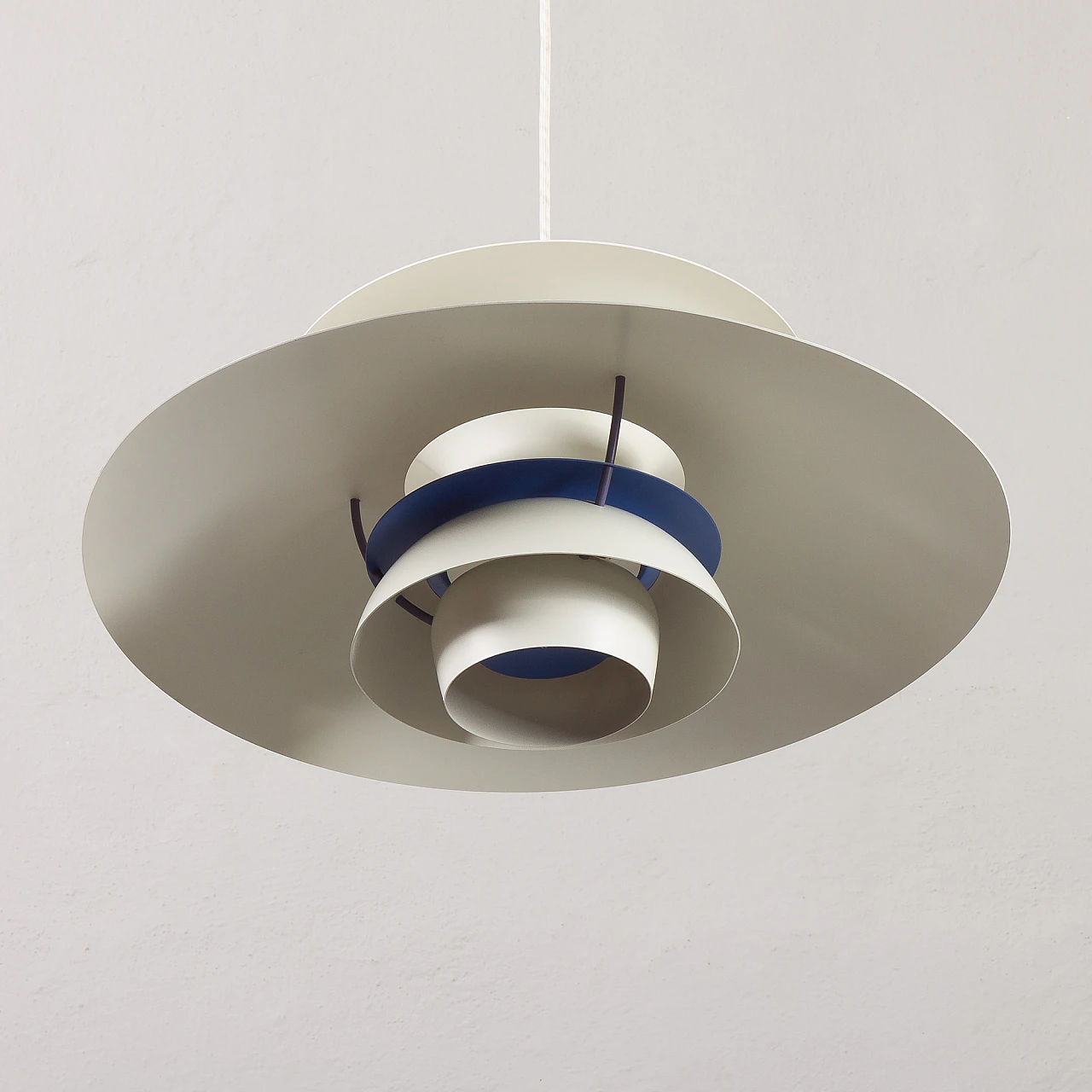 PH5 hanging lamp by P. Henningsen for Louis Poulsen, 1970s 10