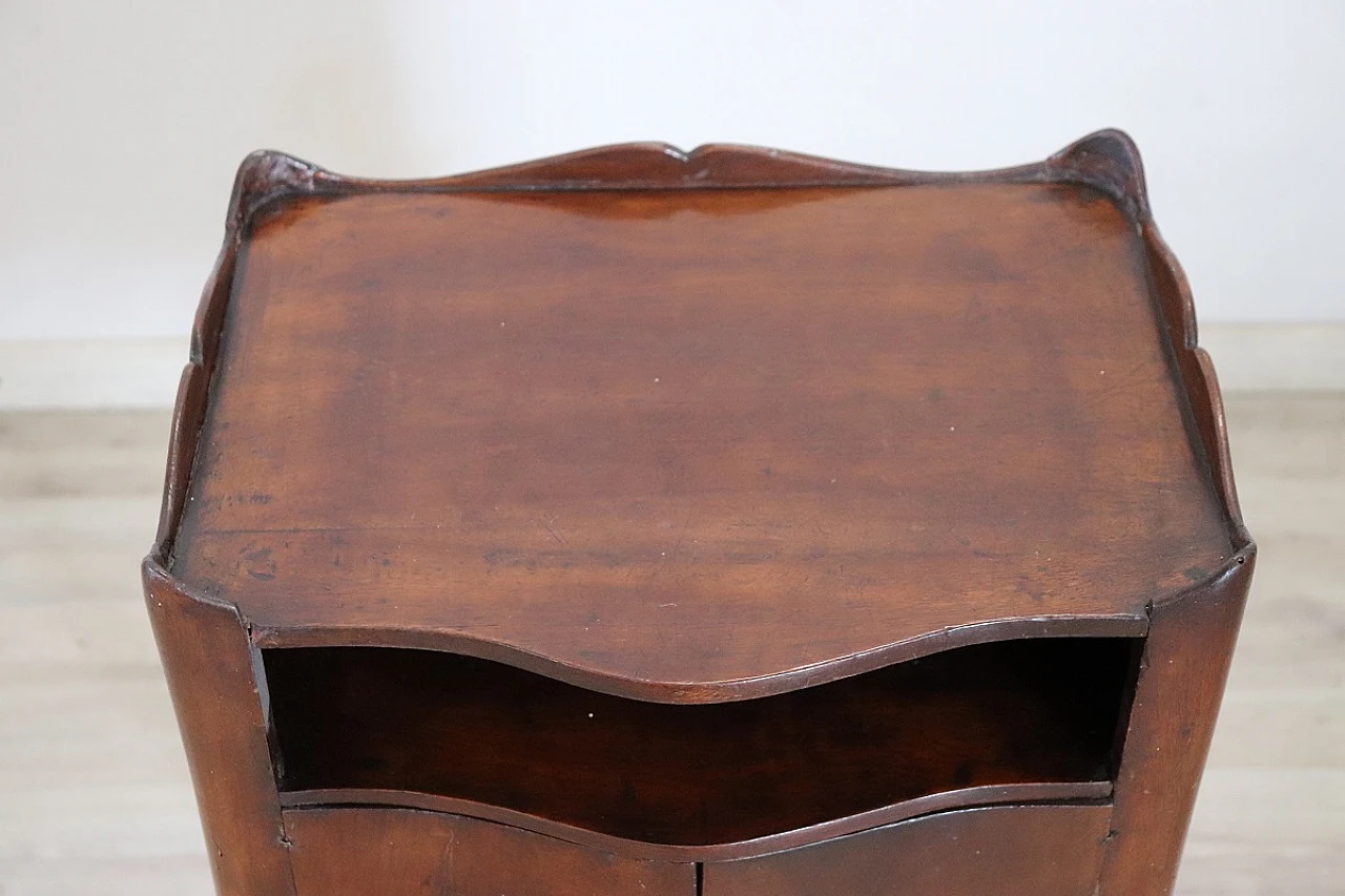 Louis XV style walnut bedside table, late 19th century 4