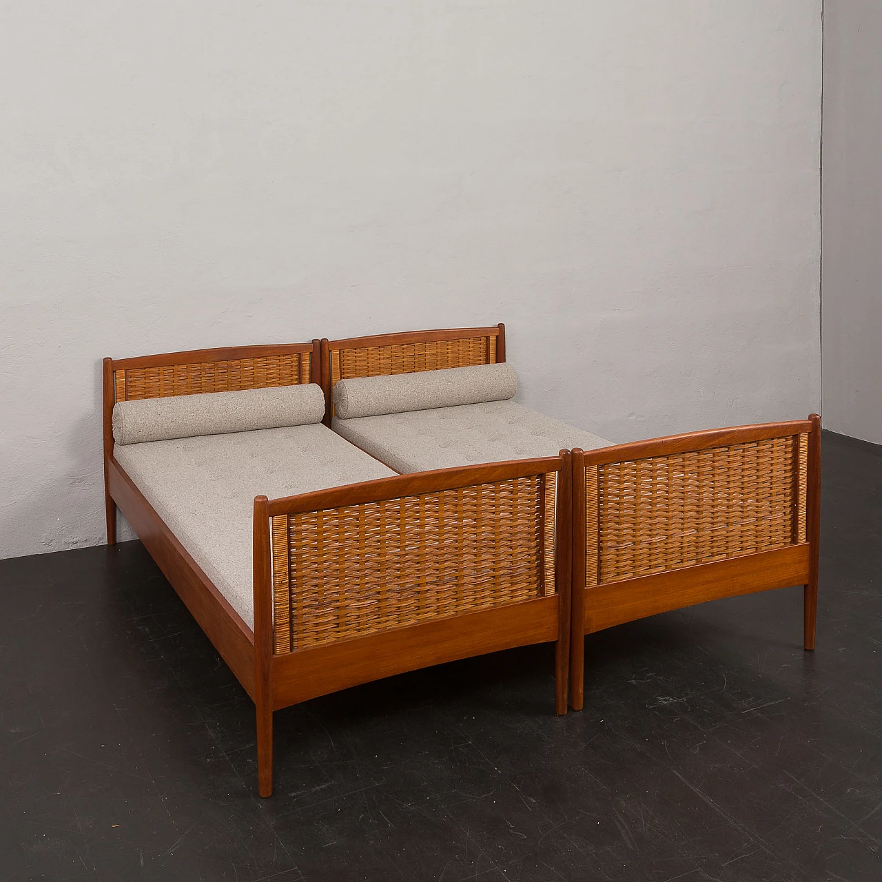 Pair of teak and rattan beds attributed to Kai Winding, 1950s 7
