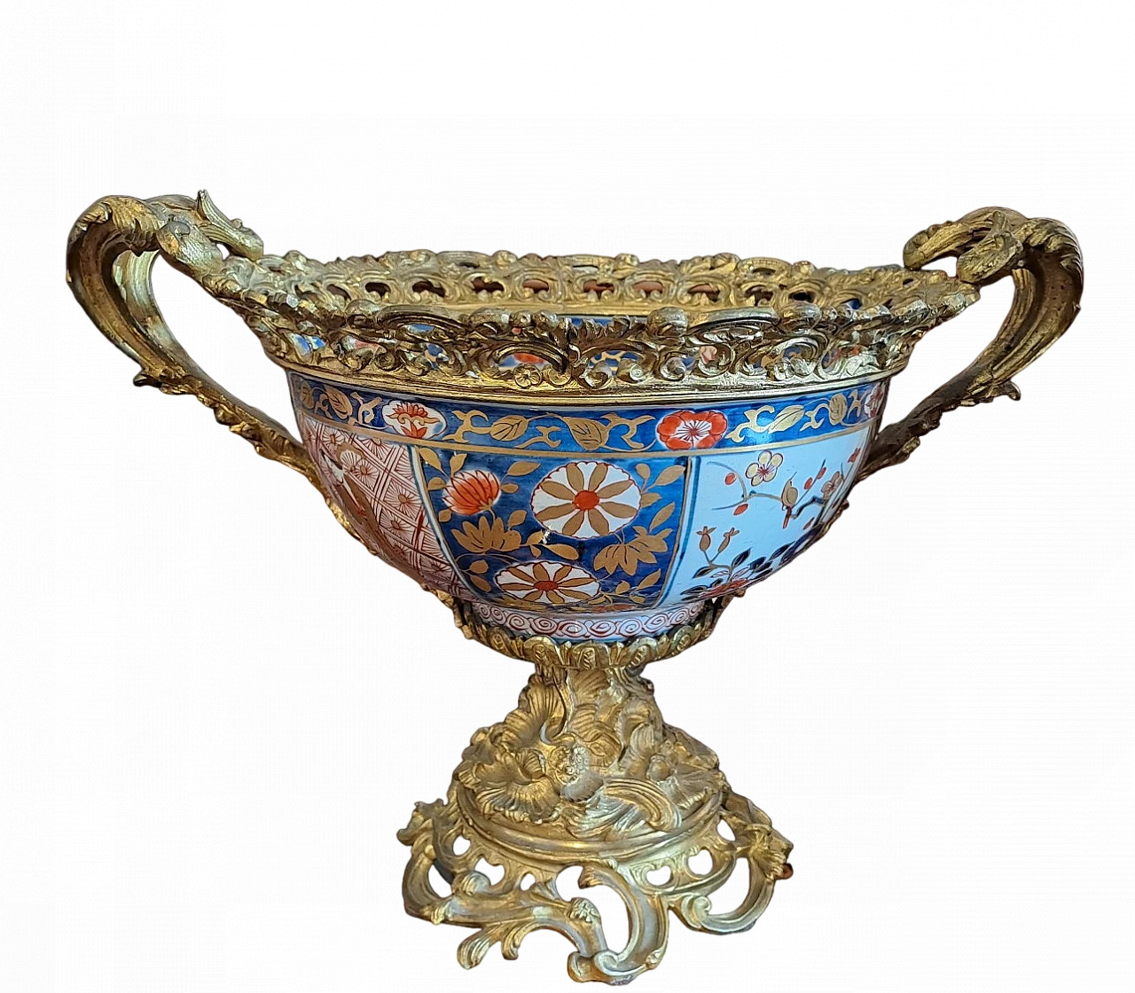 Chinese painted porcelain bowl with bronze mount, 18th century 10