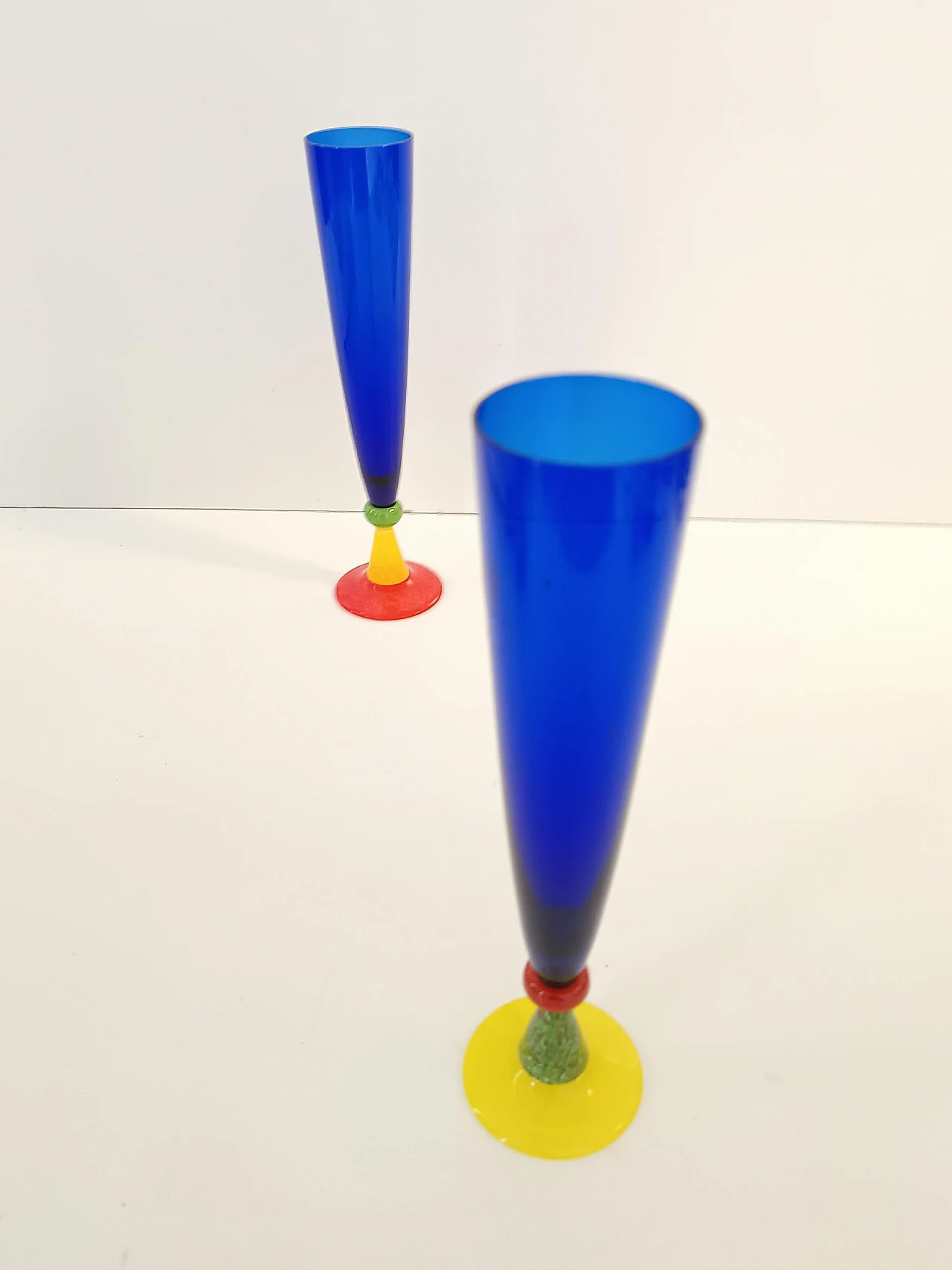 Pair of blue Murano glass flutes by Bisazza & Rotella, 2000 5