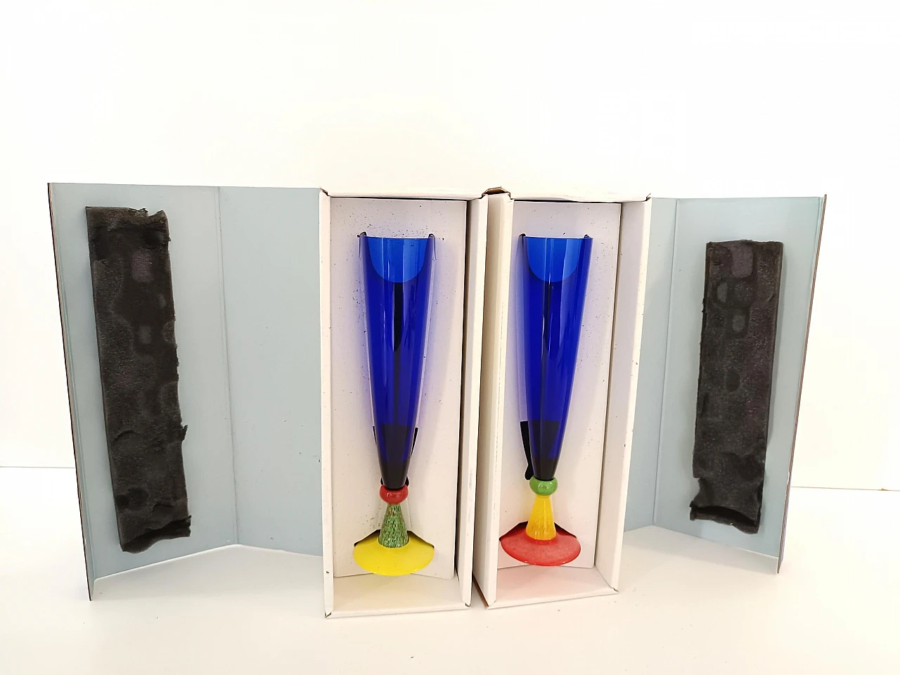 Pair of blue Murano glass flutes by Bisazza & Rotella, 2000 9