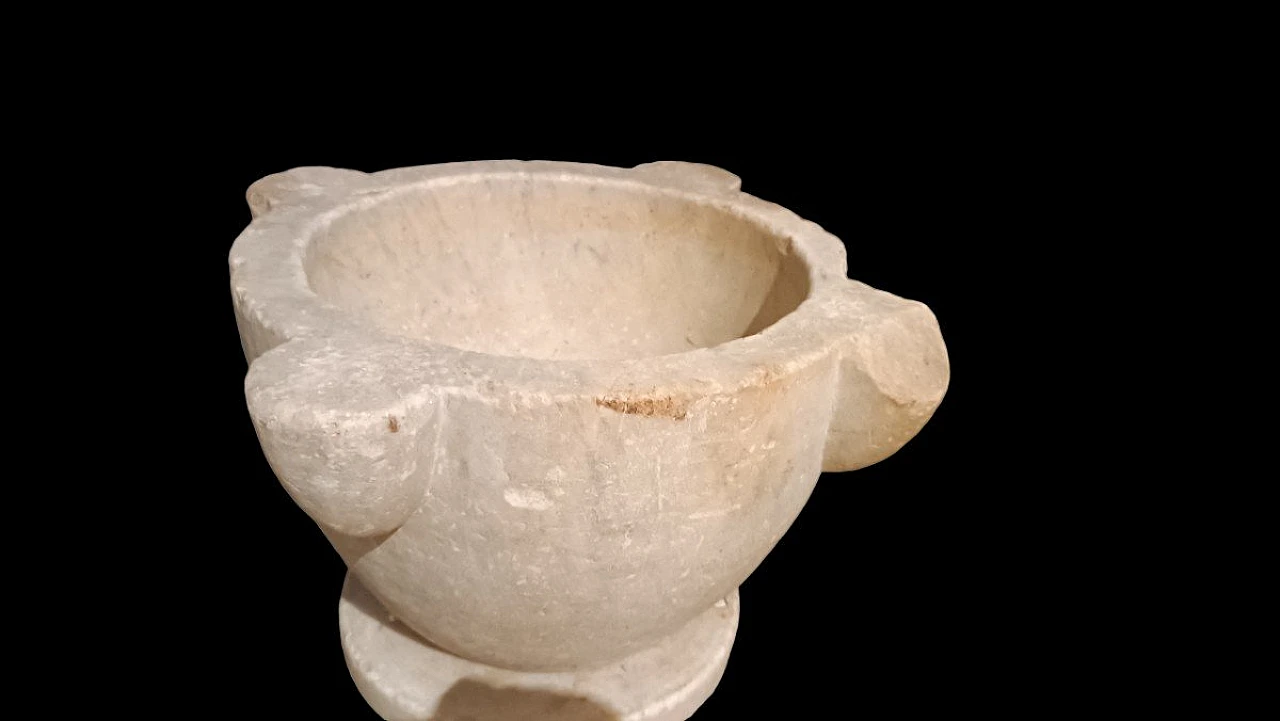 Marble mortar, late 17th century 1