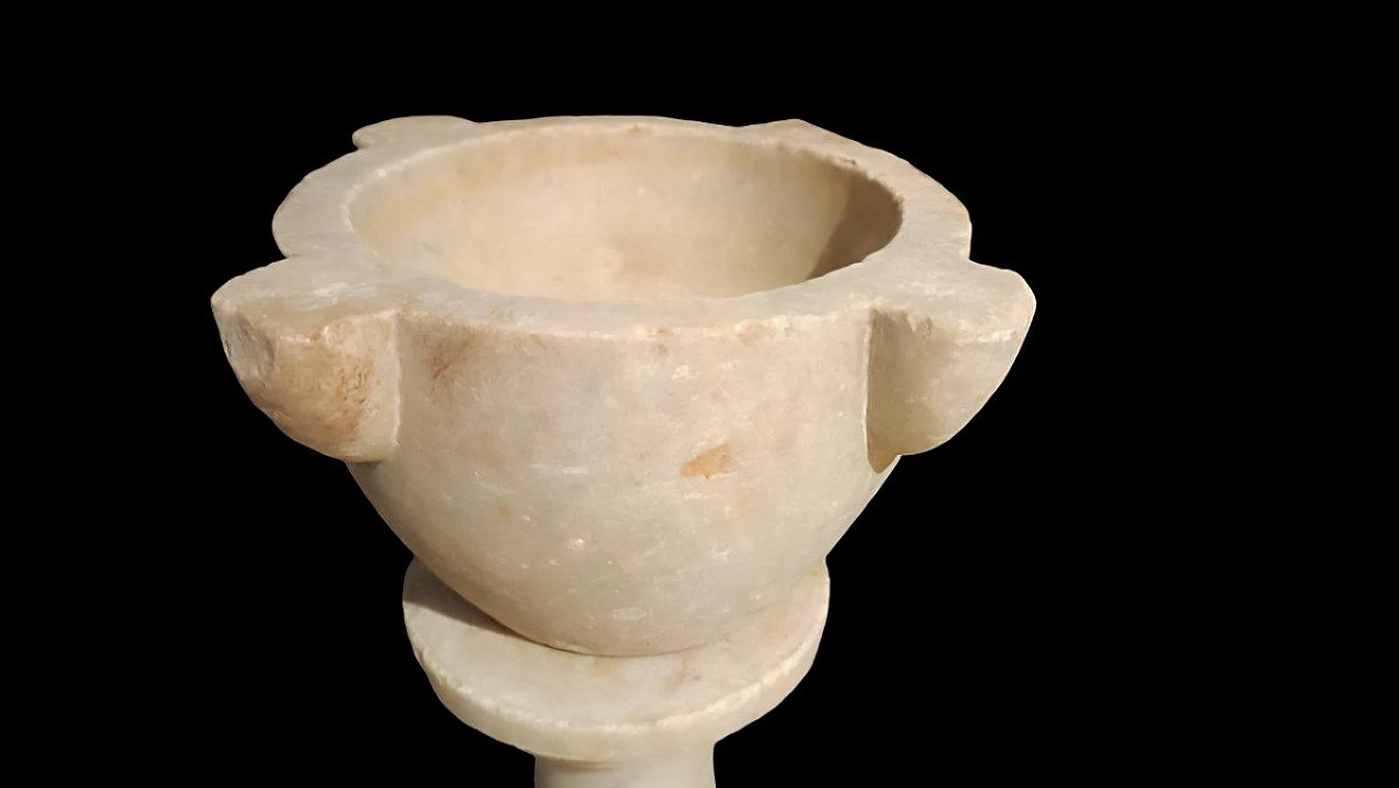 Marble mortar, late 17th century 9