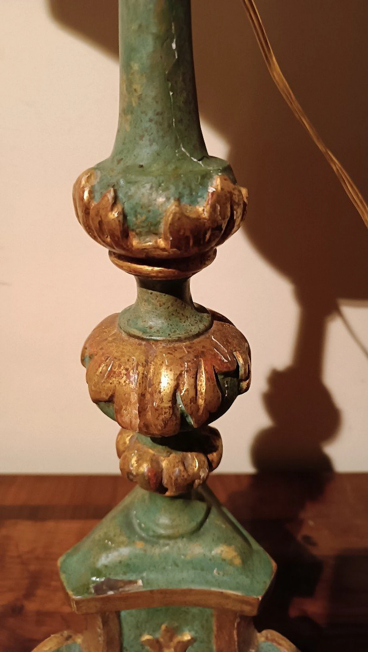 Baroque gilt and green lacquered wood candlestick, early 18th century 6