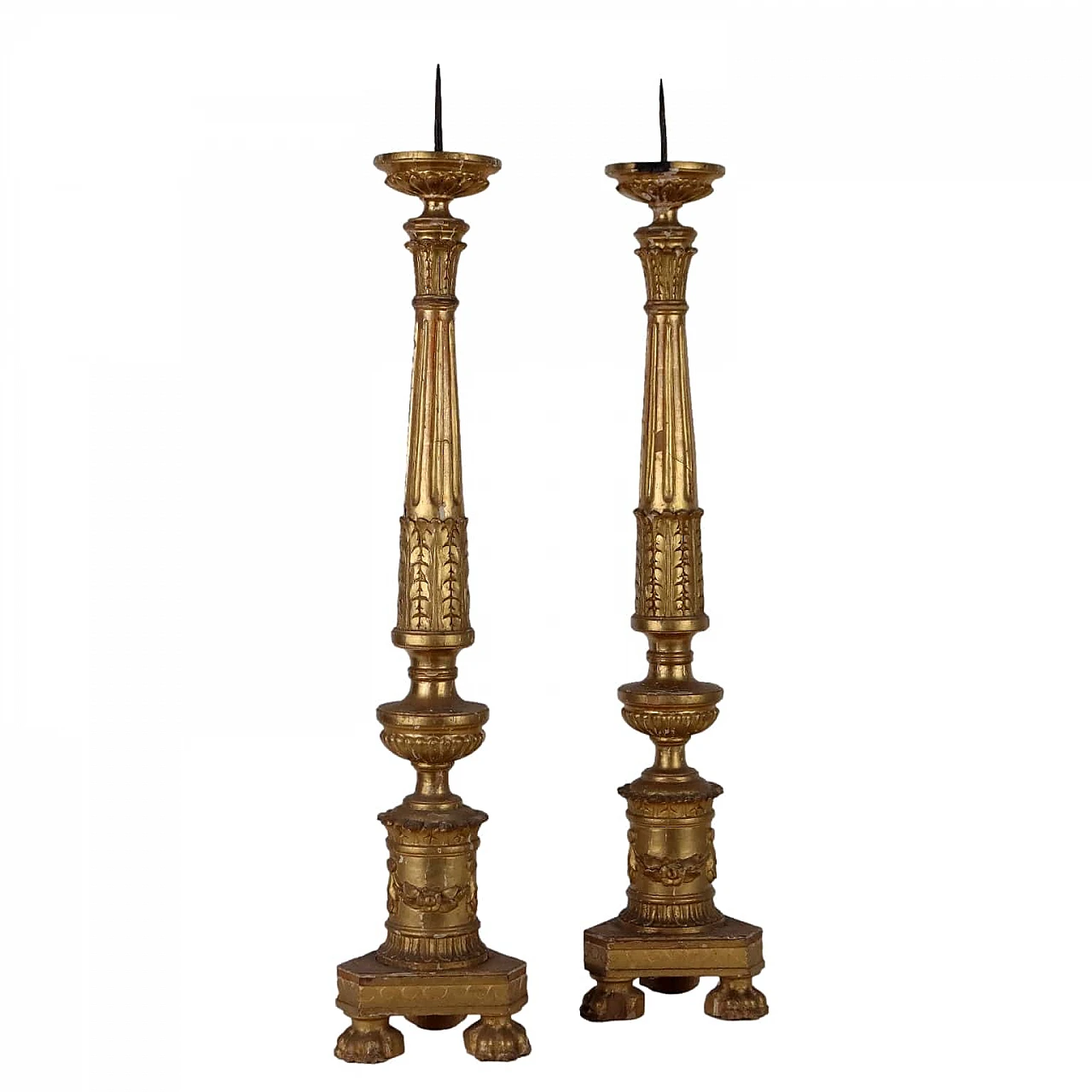 Pair of carved & gilded wooden torch holders with decors, 19th century 1