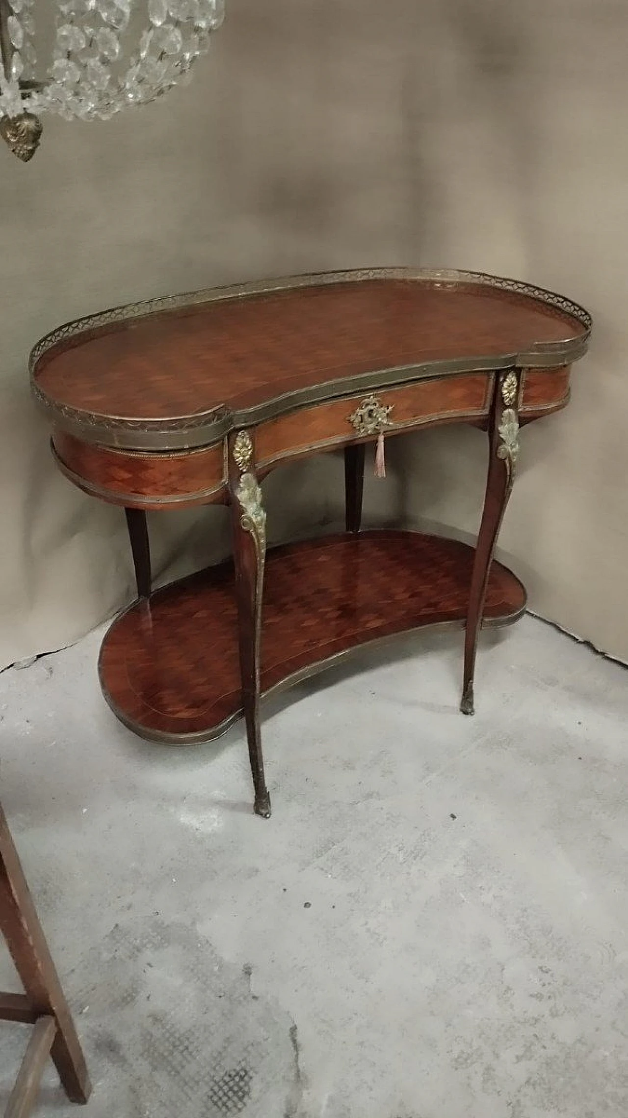 Napoleon III oval inlaid wood side table, 19th century 4