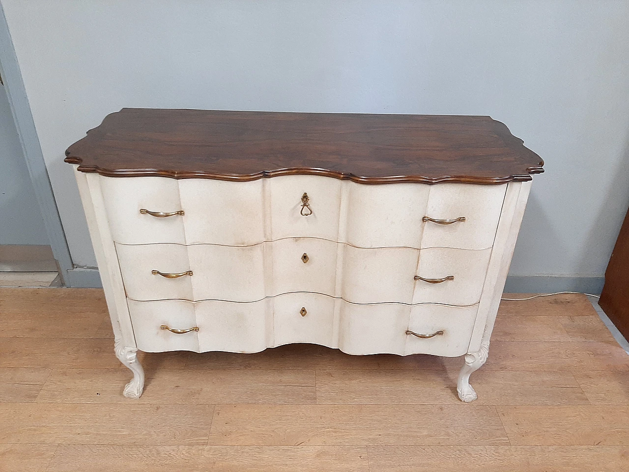 Louis XV style lacquered wood and flamed oak commode 2