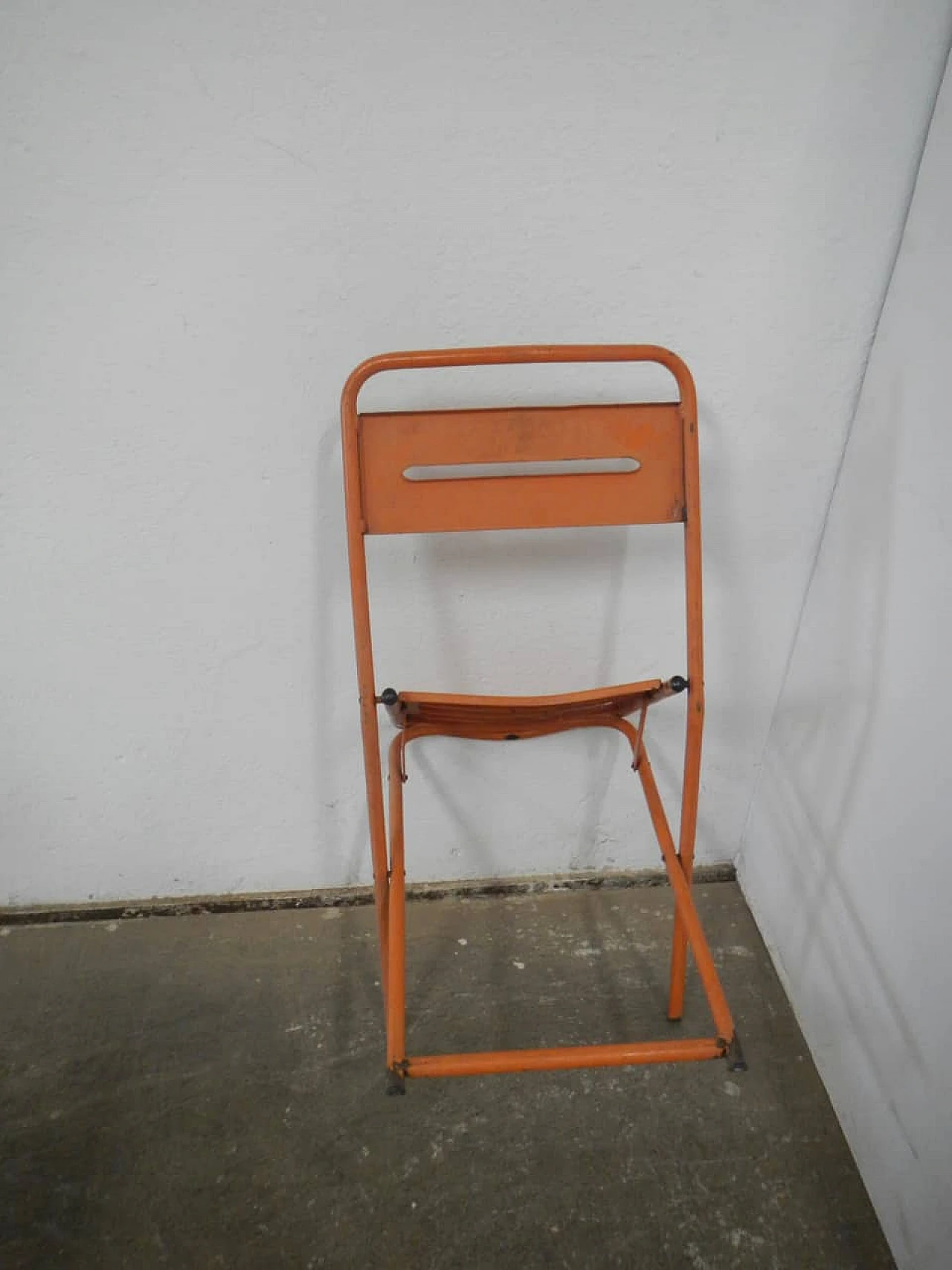 4 Orange iron folding garden chairs by Vinante, 1970s 4