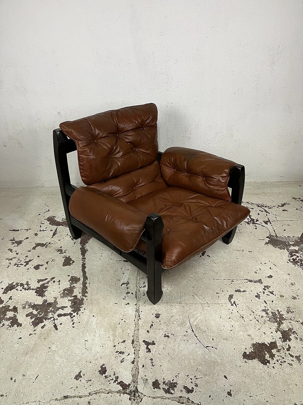 Wood and leather Samurai armchair by Luciano Frigerio, 1970s 3