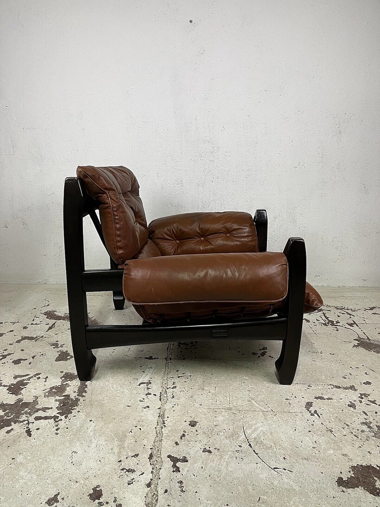 Wood and leather Samurai armchair by Luciano Frigerio, 1970s 12