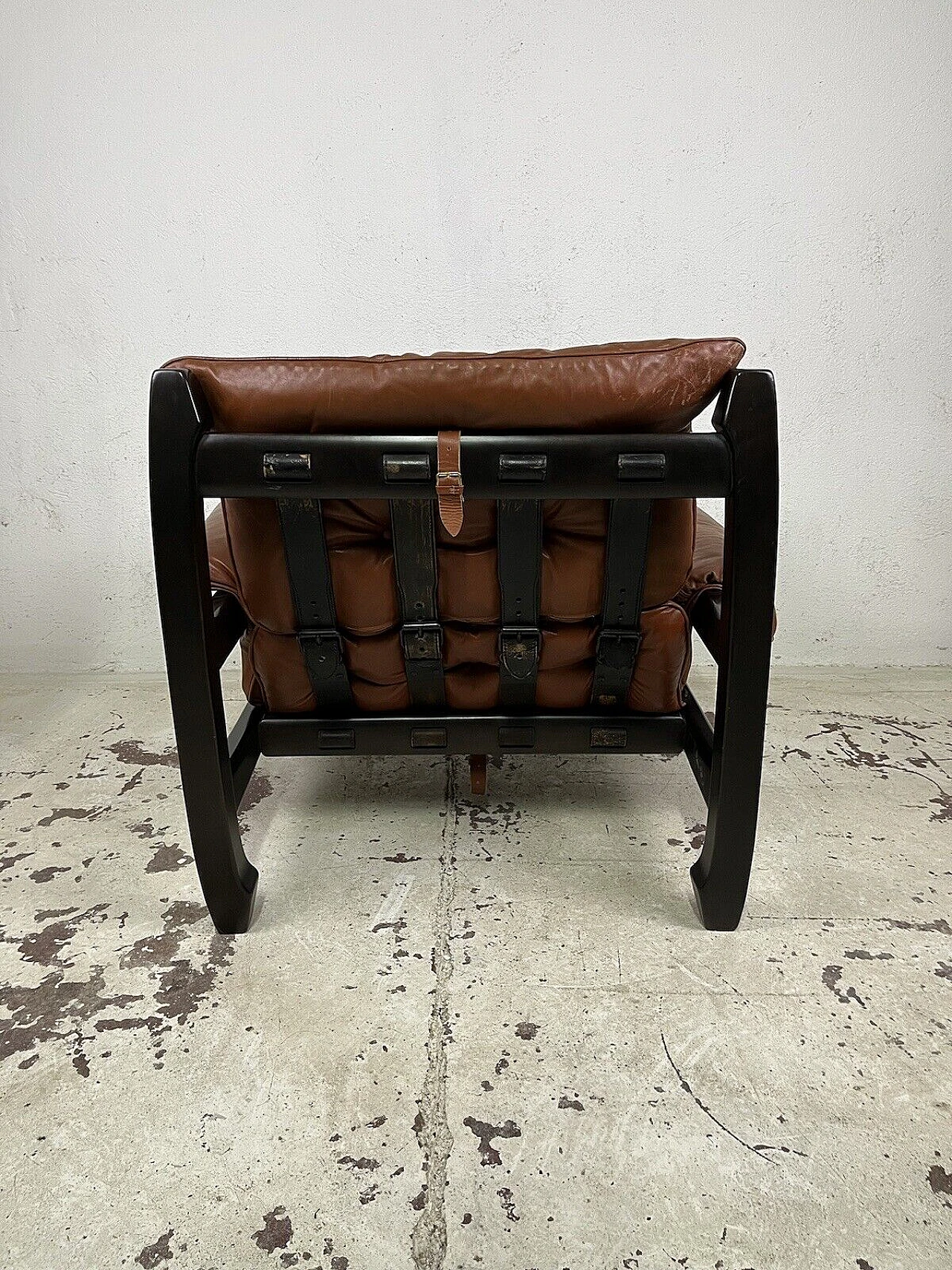 Wood and leather Samurai armchair by Luciano Frigerio, 1970s 16