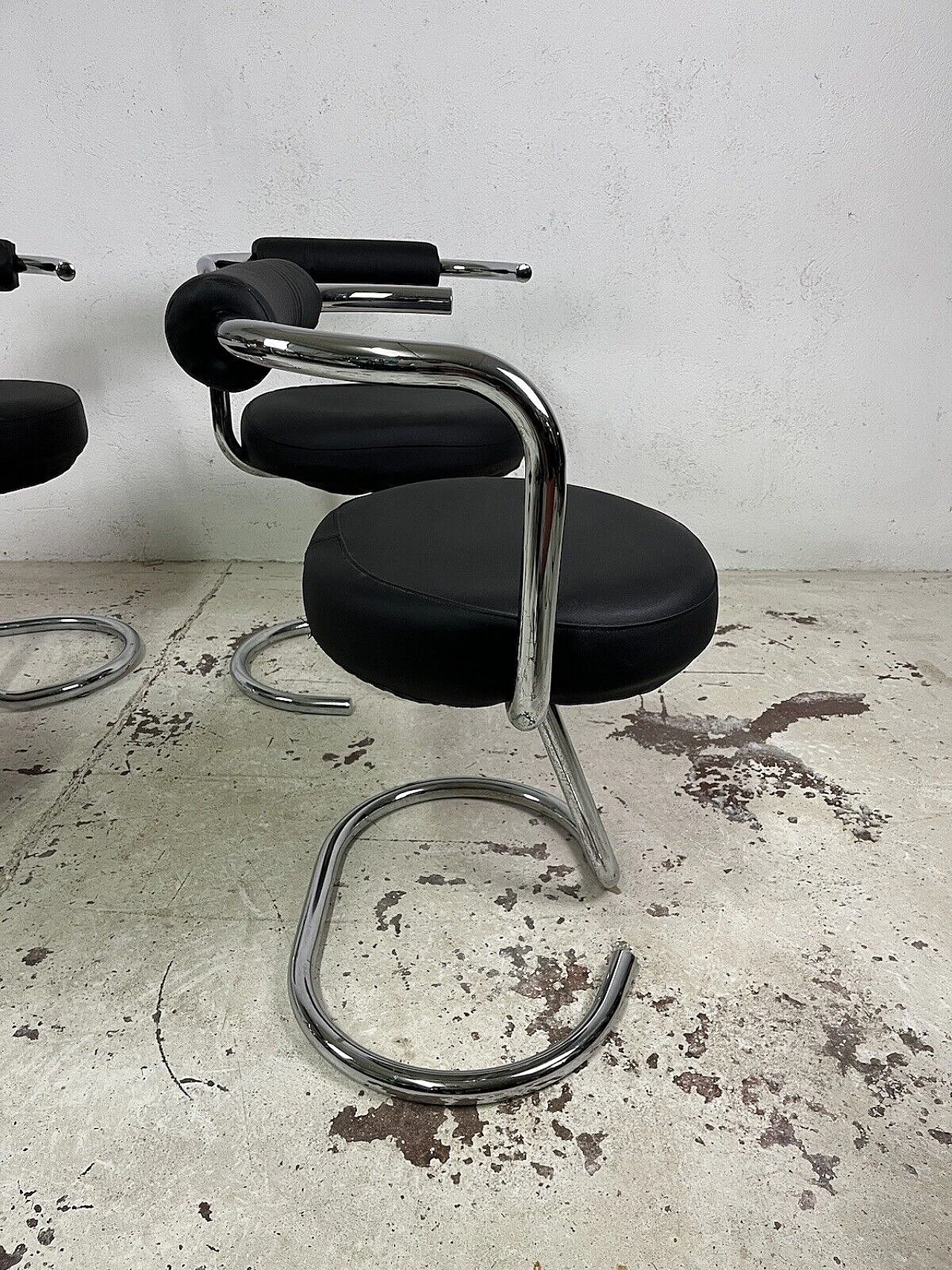 4 Cobra chairs in steel and leather by Giotto Stoppino, 1960s 6