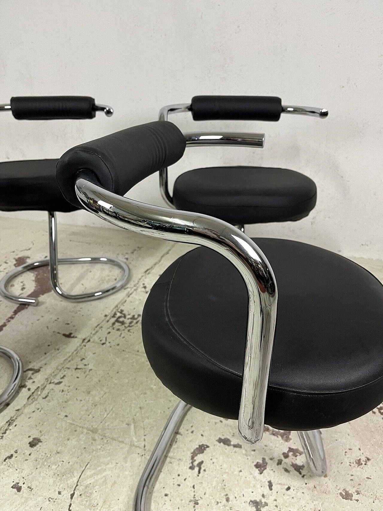 4 Cobra chairs in steel and leather by Giotto Stoppino, 1960s 7