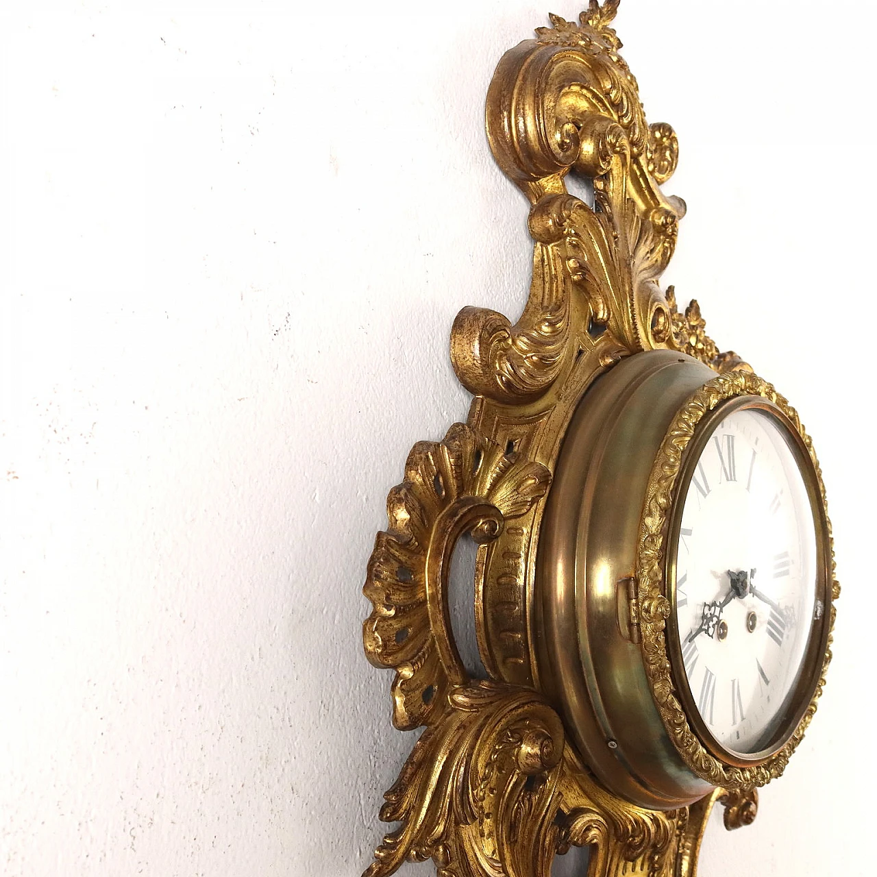 Orologio a pendolo da parete in lamierino di bronzo sbalzato, '800 6