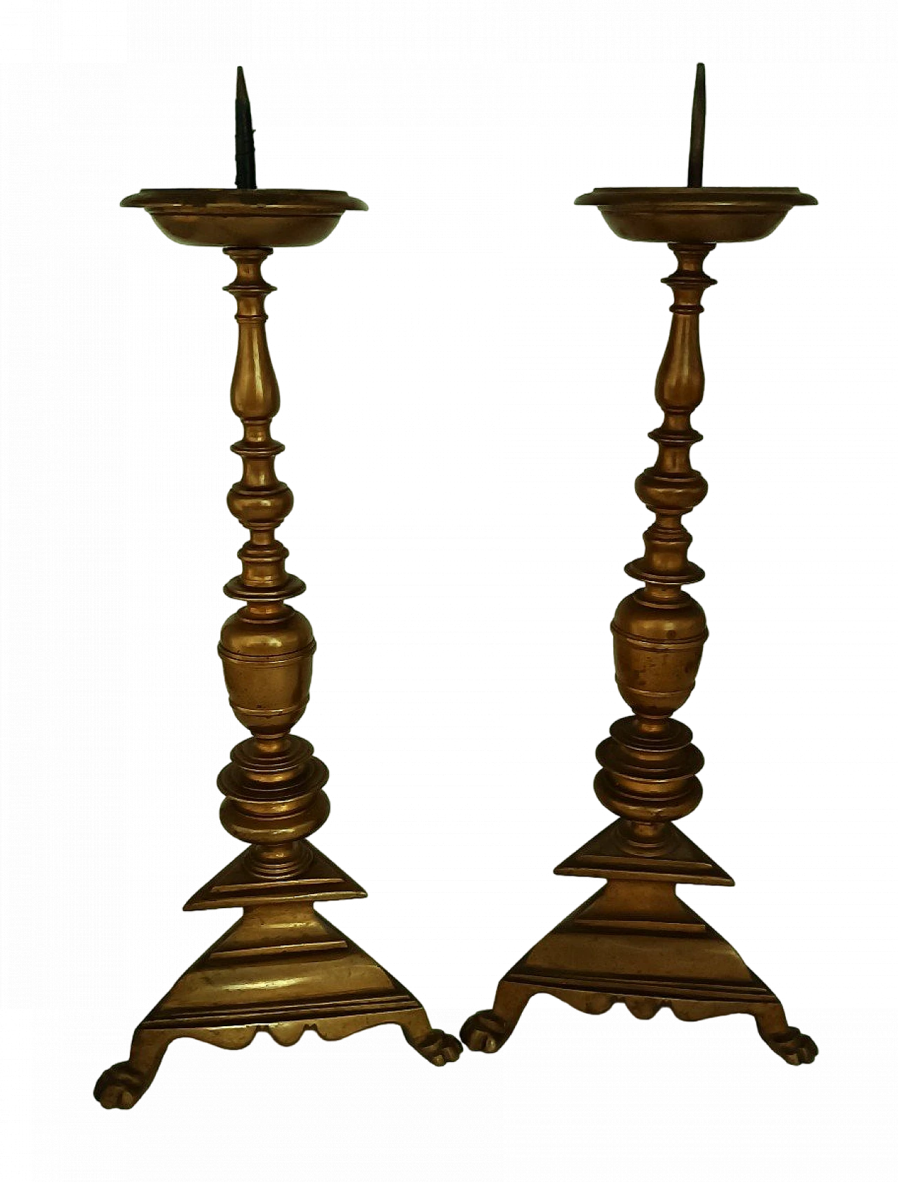 Pair of bronze candlesticks, 17th century 8