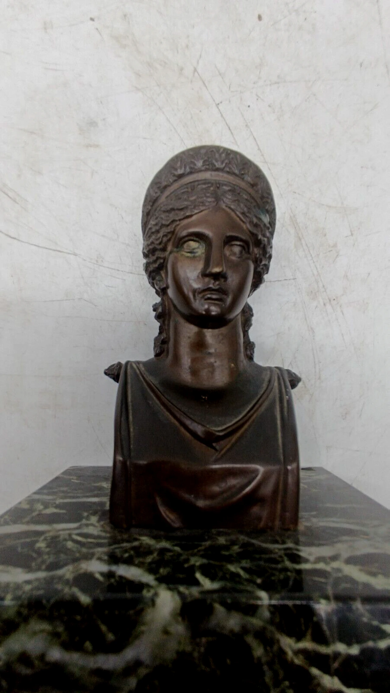 Patinated bronze bust of Augusta, early 19th century 7